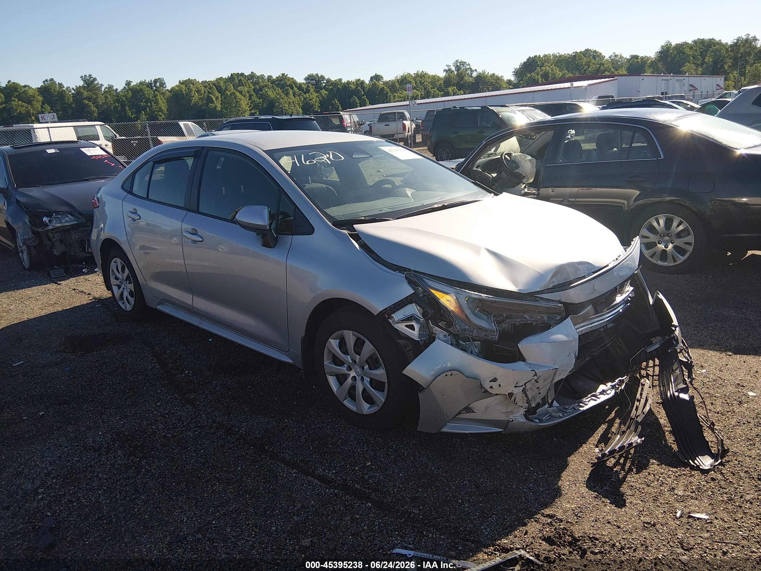 2026 Toyota Corolla Hybrid LE, VIN JTDBCMFE5T3124620 — Front end