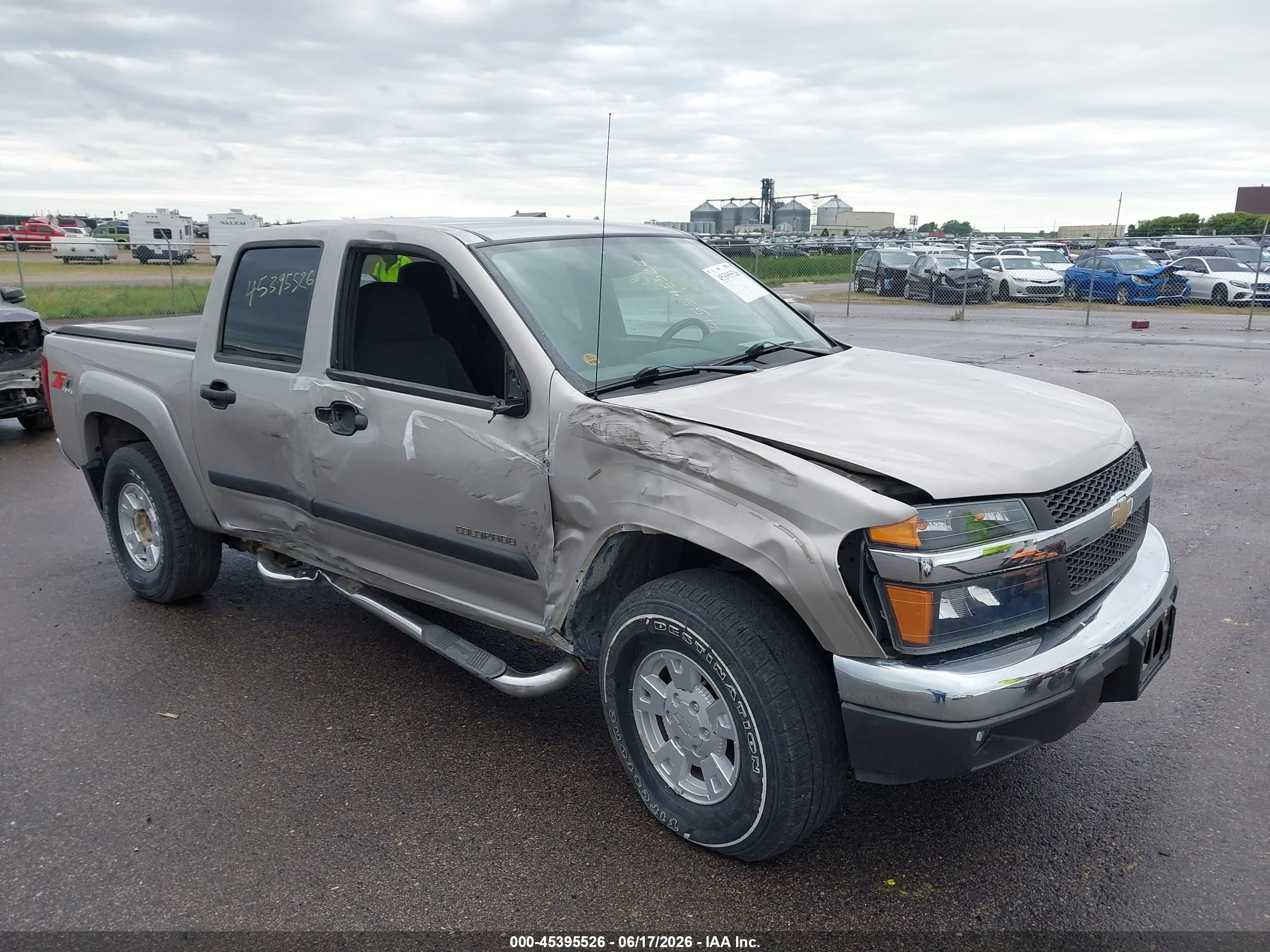 2004 Chevrolet Colorado 1SC LS Z85, VIN 1GCDT136448169038 — Бок