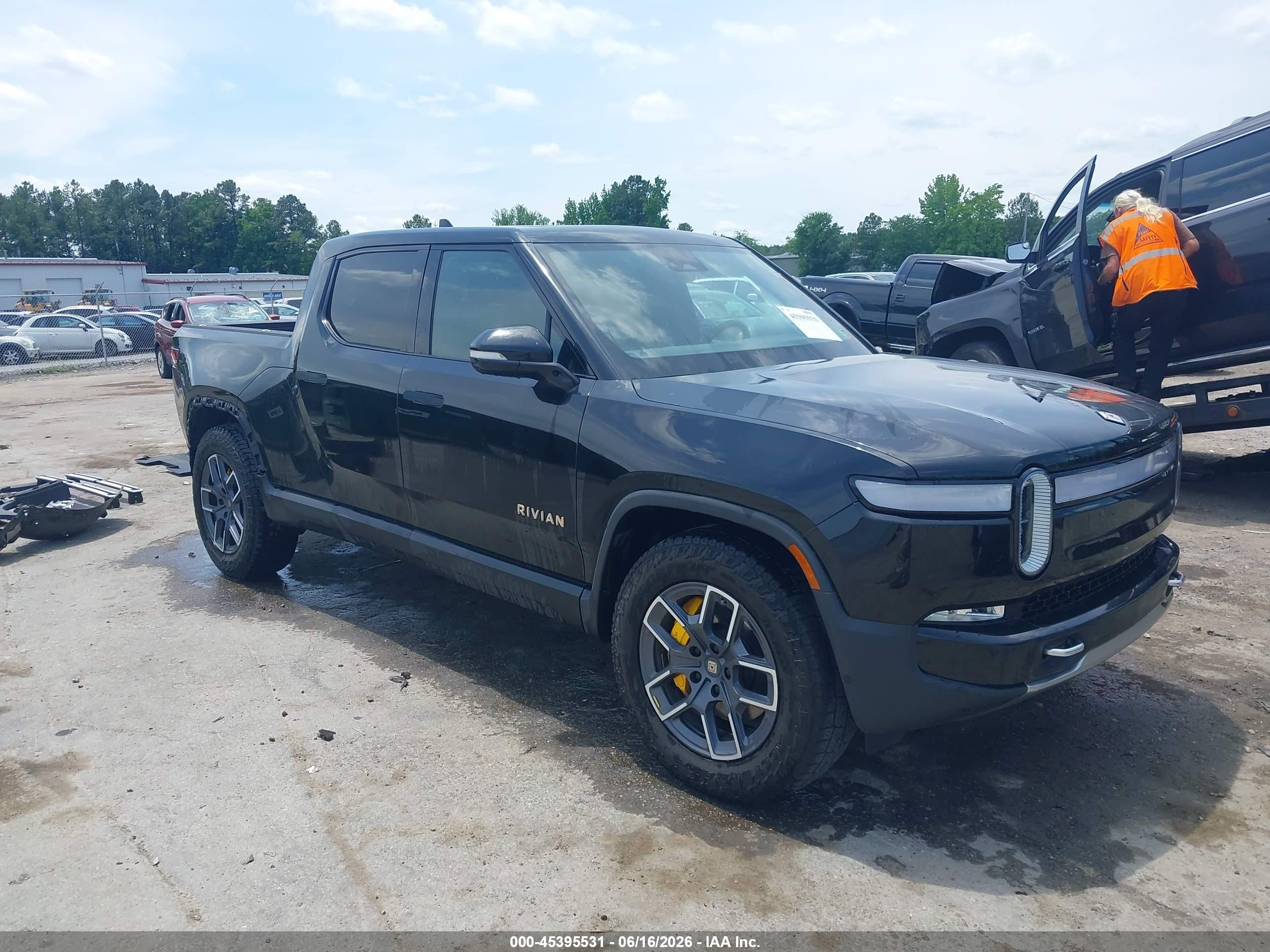 2022 Rivian R1T Launch Edition, VIN 7FCTGAAL8NN004602 — Rear end