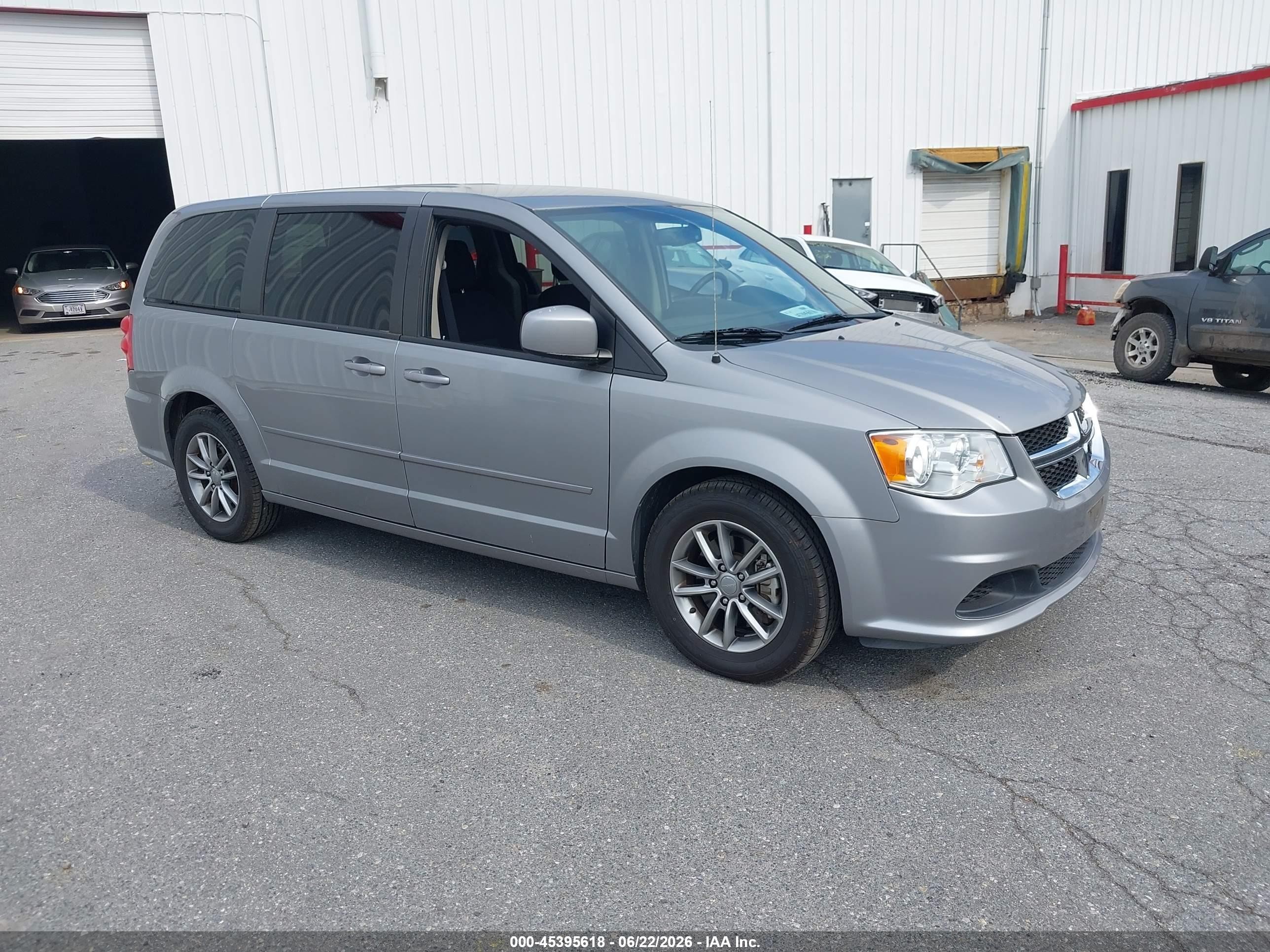 2016 Dodge Grand Caravan SE, VIN 2C4RDGBG3GR361057 — Обычный износ