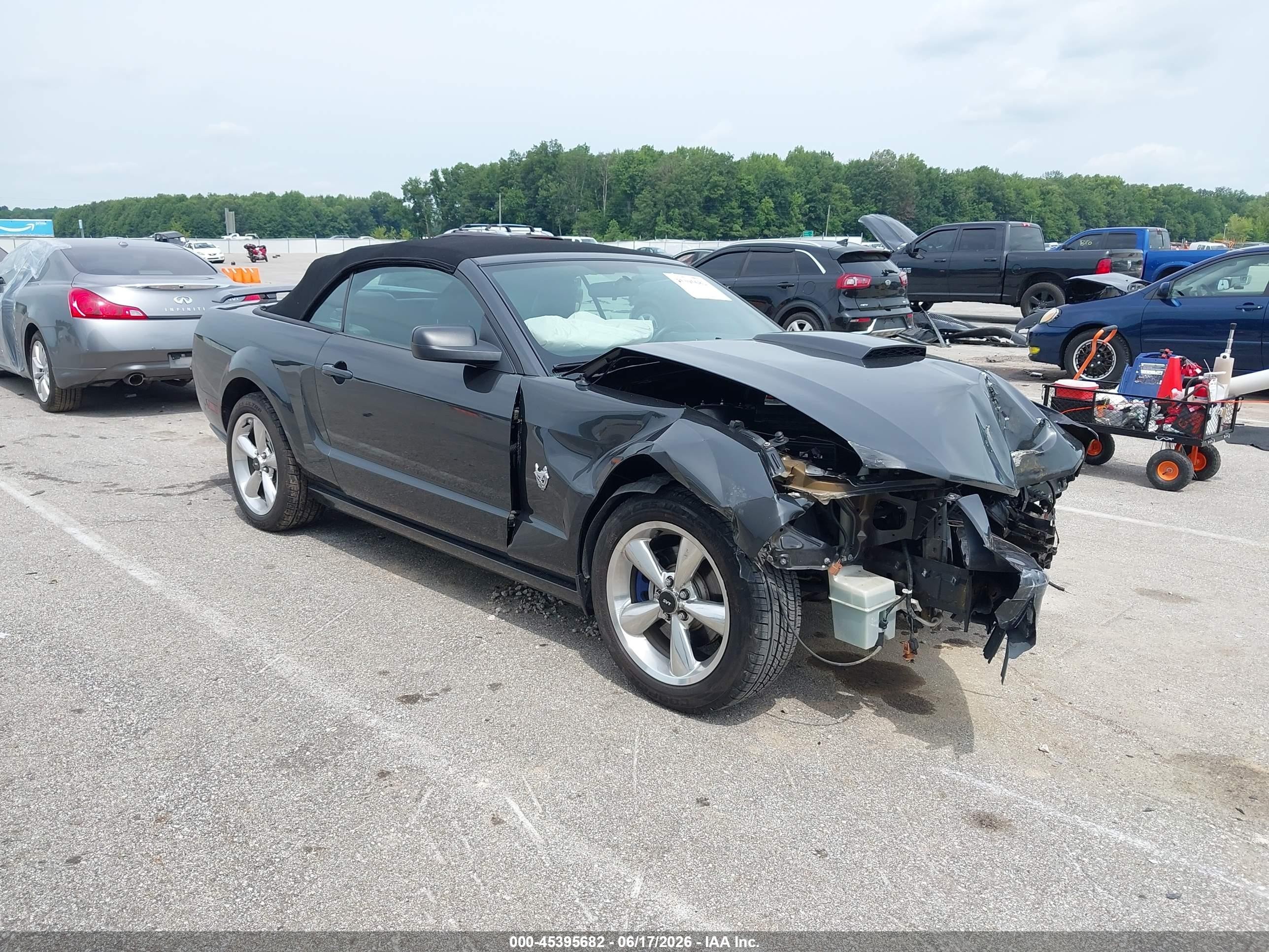 2009 Ford Mustang GT, VIN 1ZVHT85H295121326 — Front end