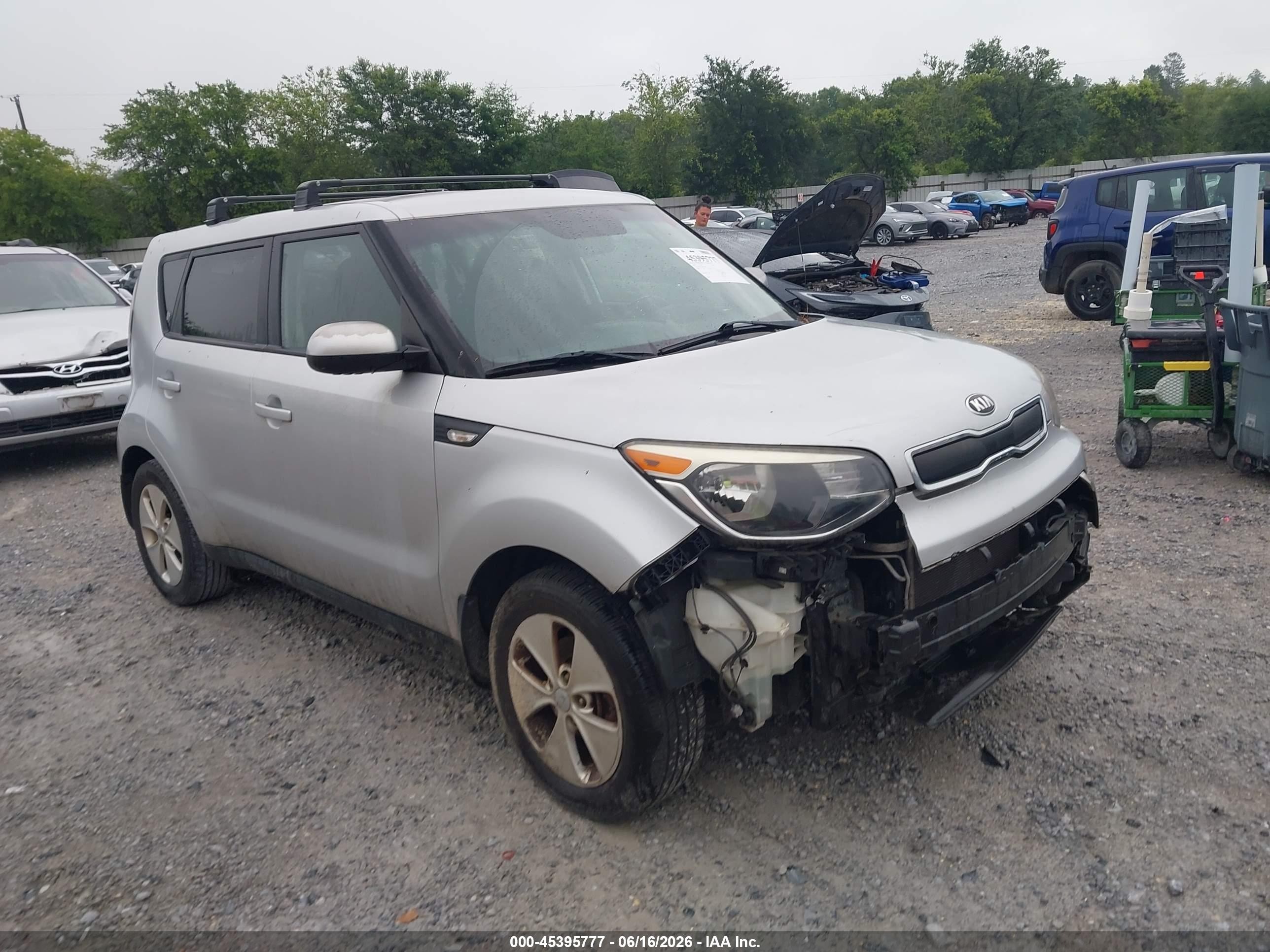 2014 Kia Soul, VIN KNDJN2A26E7732861 — Front end