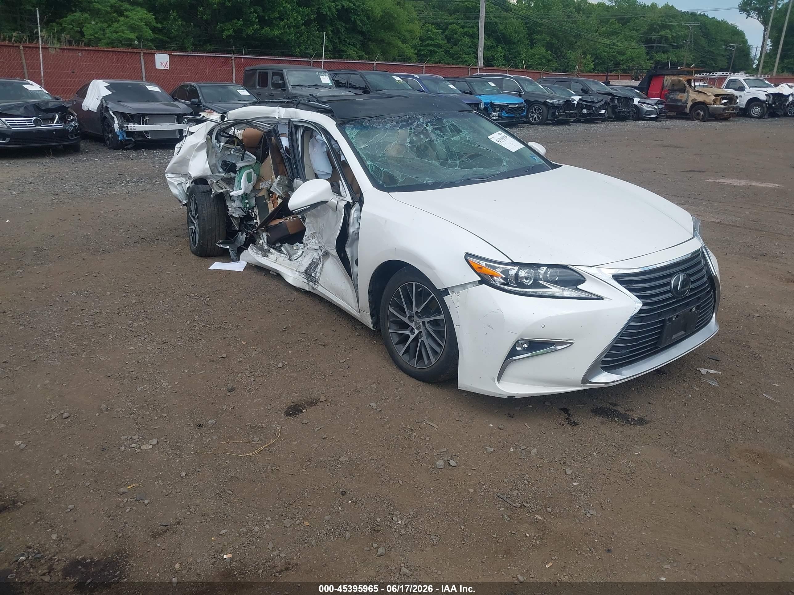 2018 Lexus ES 350, VIN 58ABK1GG5JU096038 — Бок