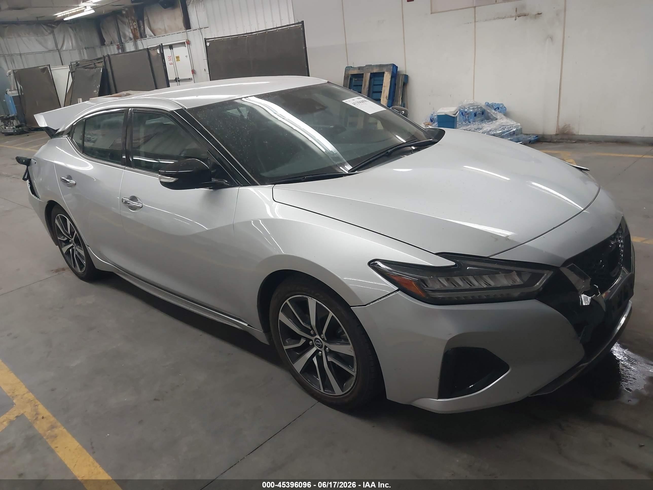 2023 Nissan Maxima SV, VIN 1N4AA6CV5PC508233 — Зад