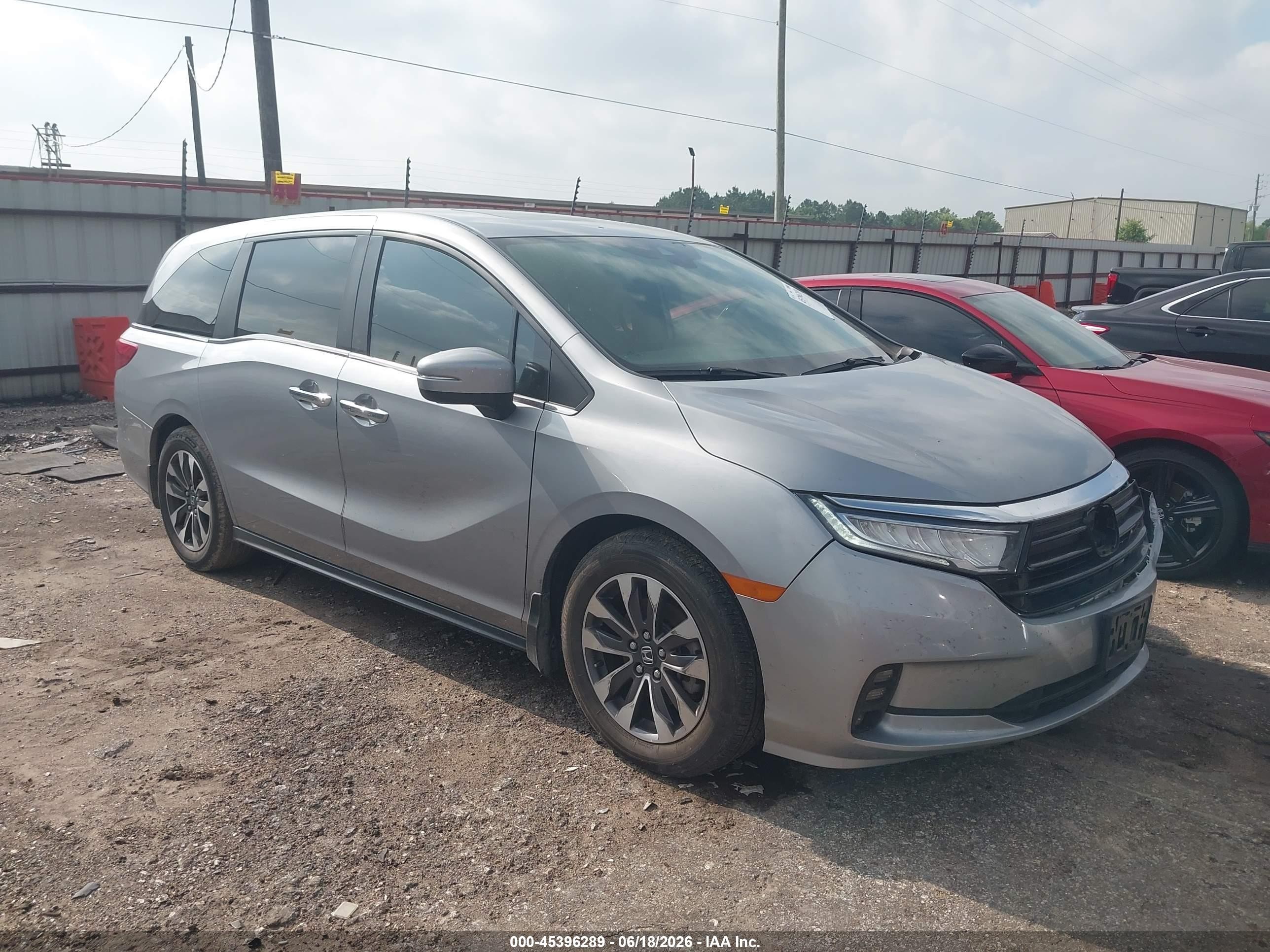 2023 Honda Odyssey EX-L, VIN 5FNRL6H61PB057801 — Front end