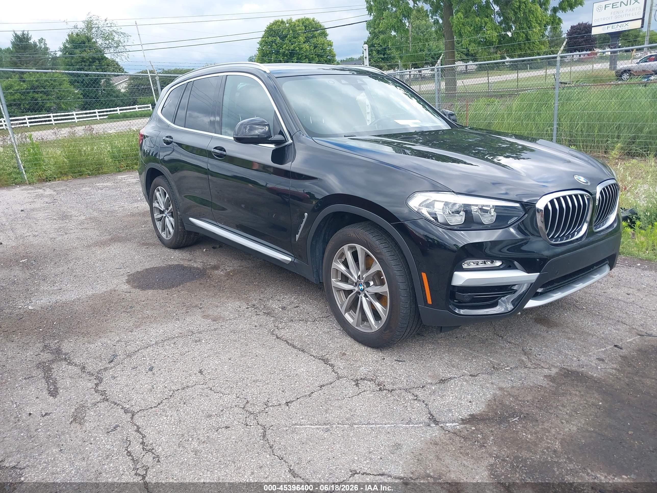 2019 BMW X3 xDrive30i, VIN 5UXTR9C5XKLD92129 — Side