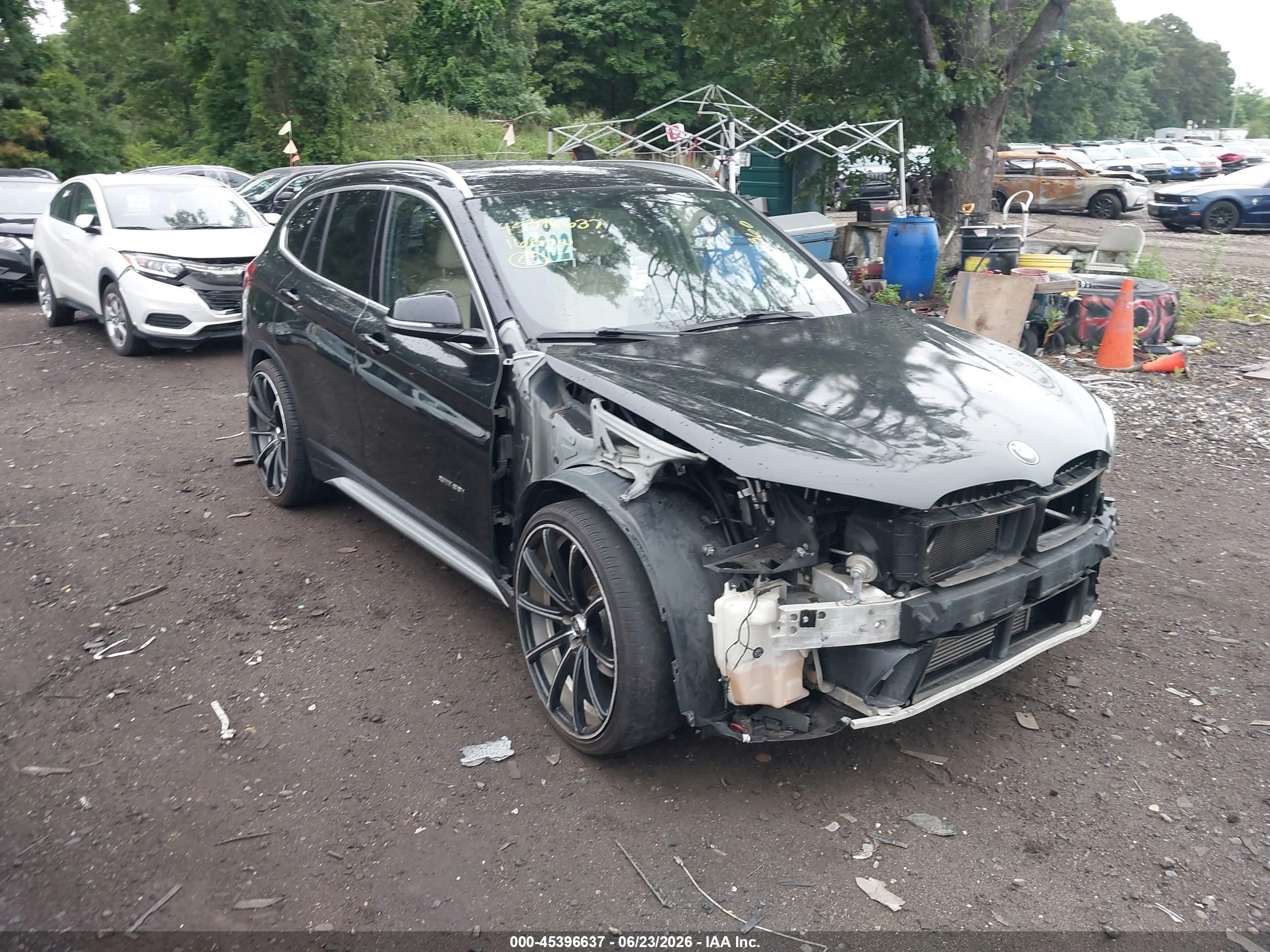 2016 BMW X1 xDrive28i, VIN WBXHT3C33G5E54344 — Front end