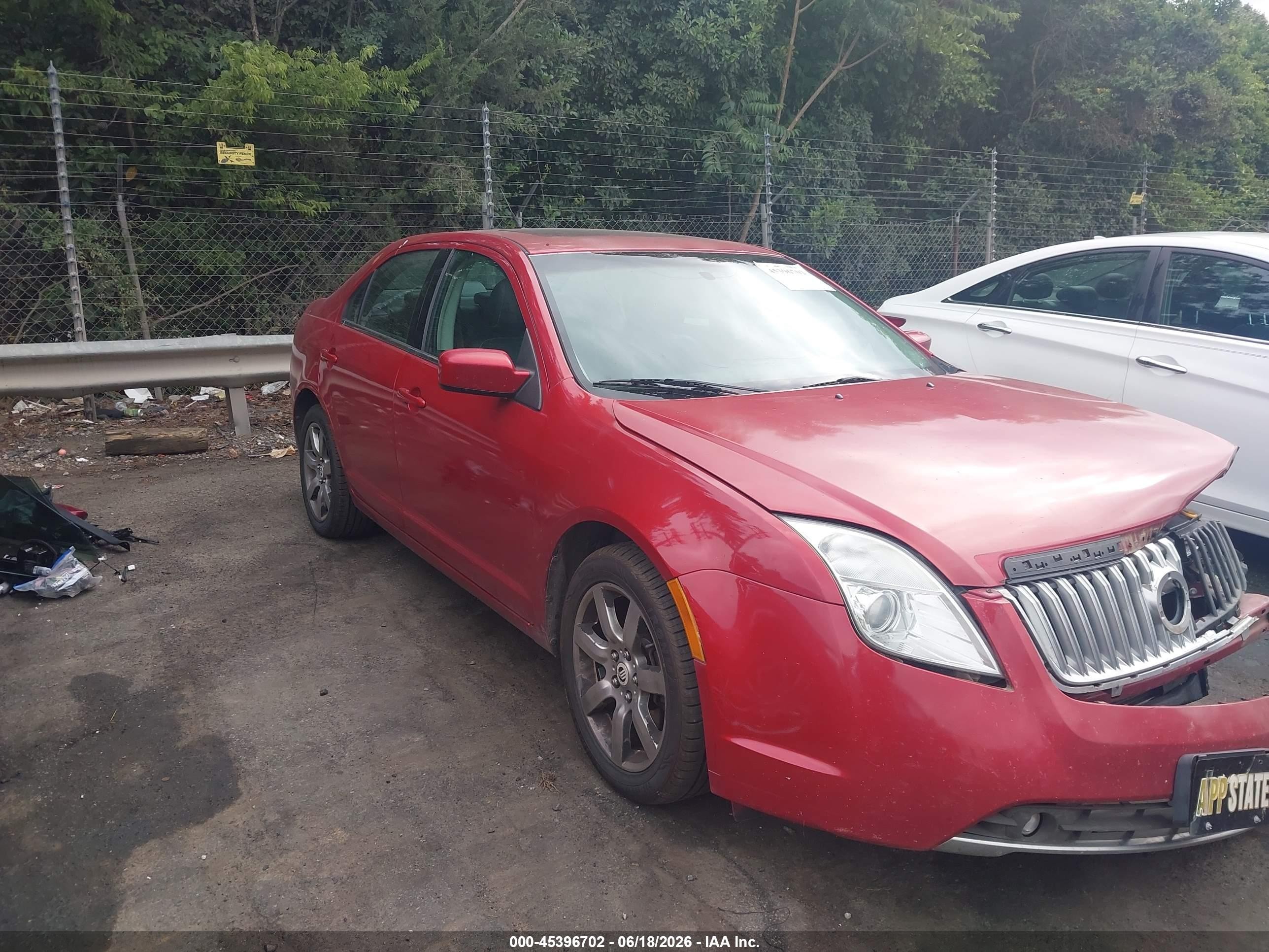 2010 Mercury Milan Premier, VIN 3MEHM0JG5AR653071 — Front end