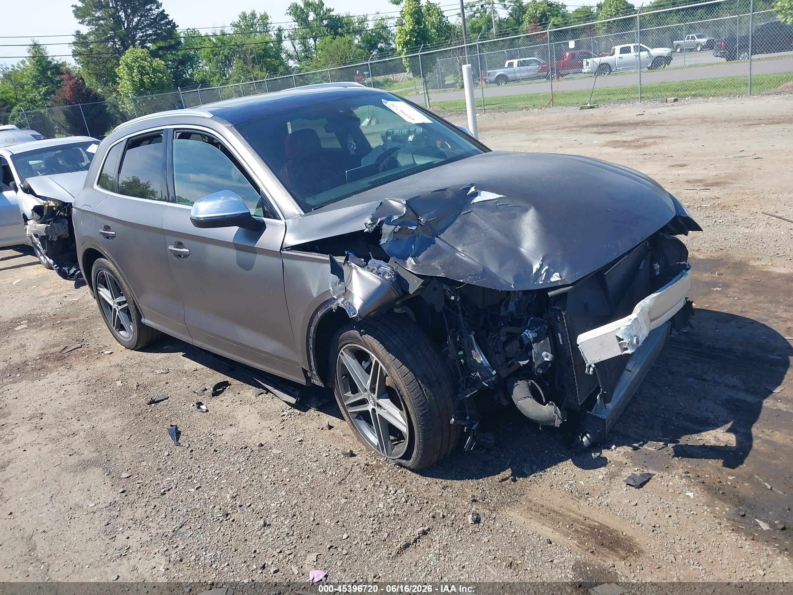 2018 Audi SQ5 Prestige, VIN WA1C4AFY0J2223319 — Перед