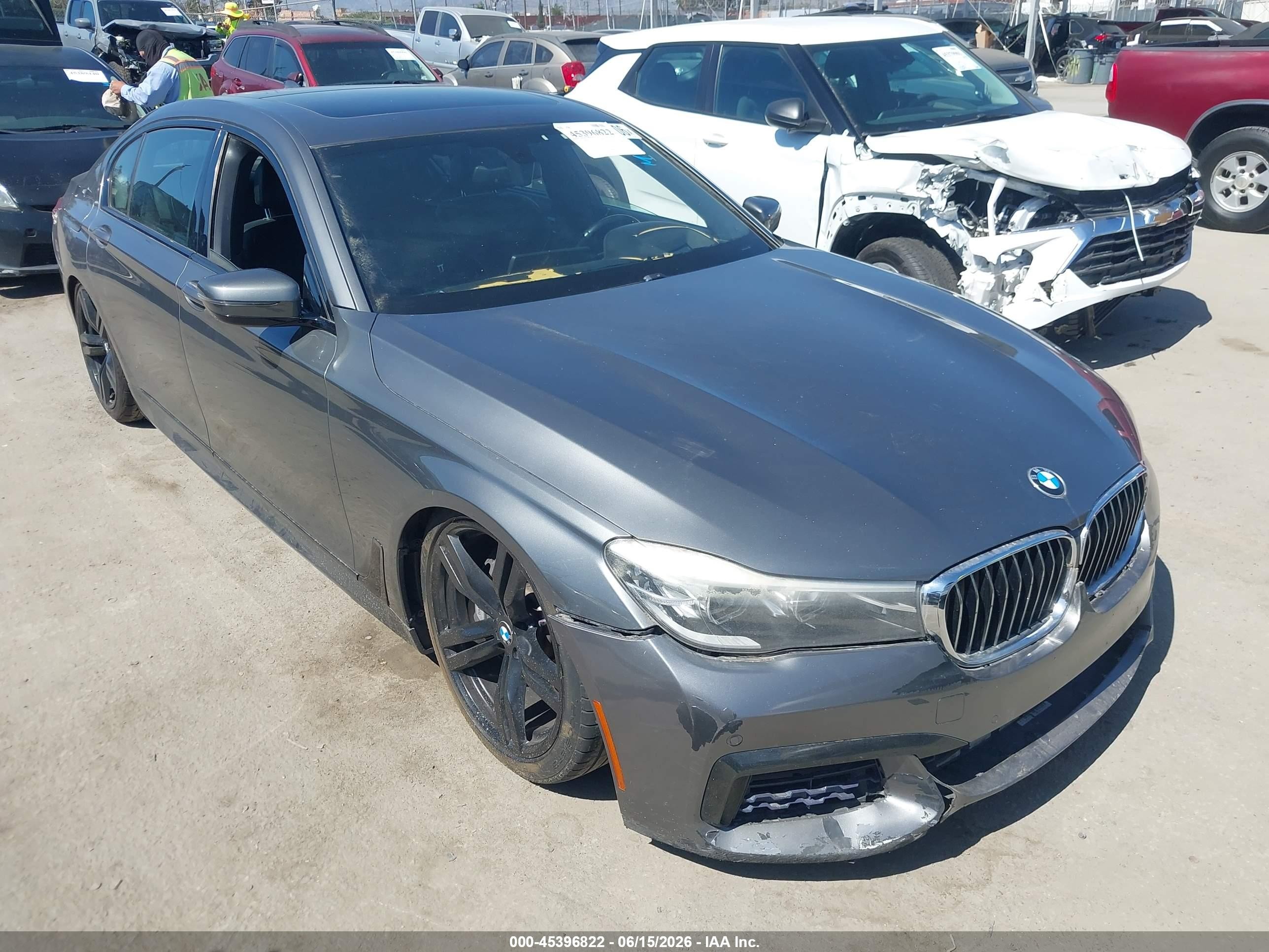 2016 BMW 7 Series 740i, VIN WBA7E2C57GG547607 — Front end