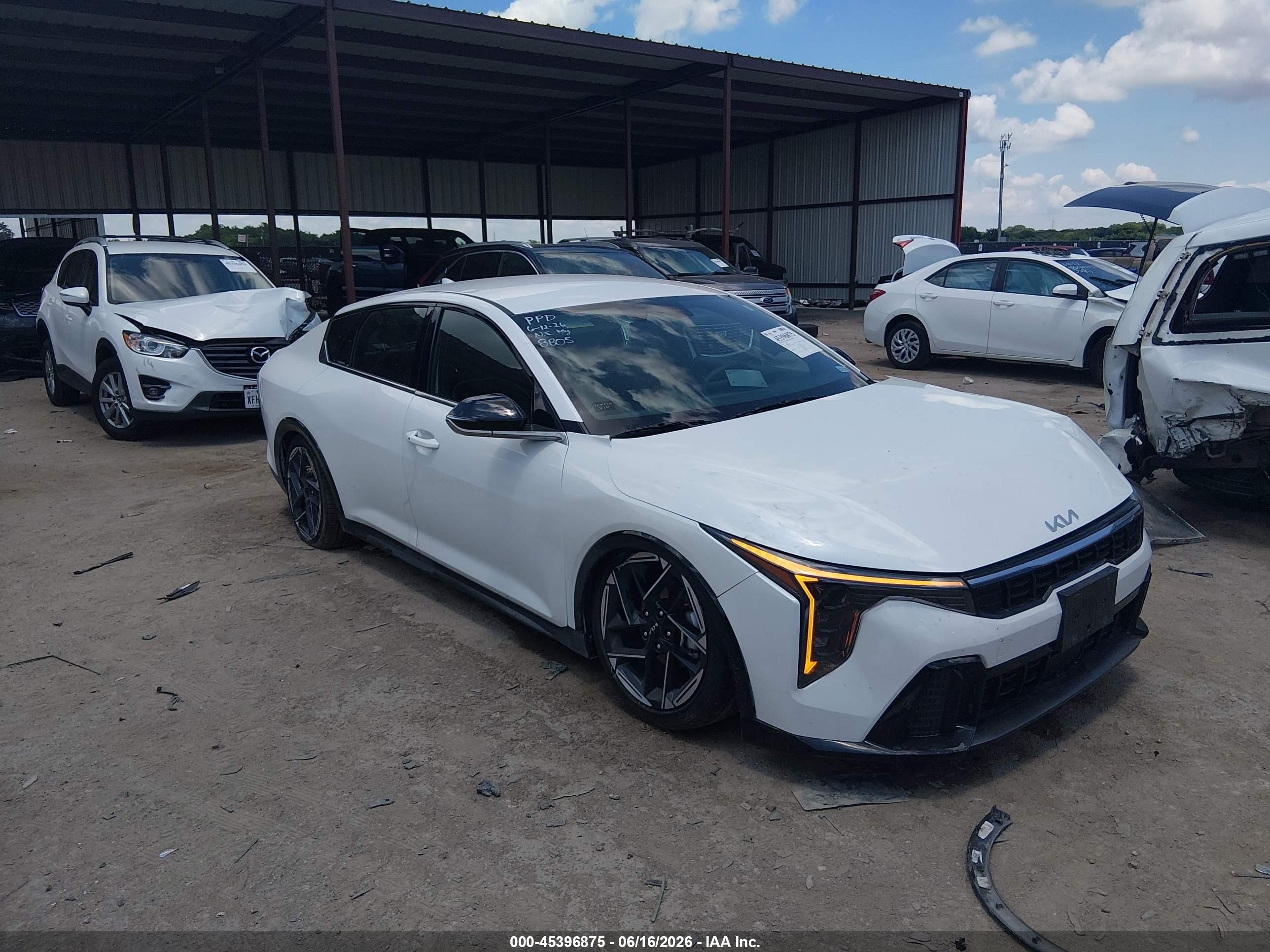 2025 Kia K4 GT-Line, VIN 3KPFW4DE8SE248805 — Перед