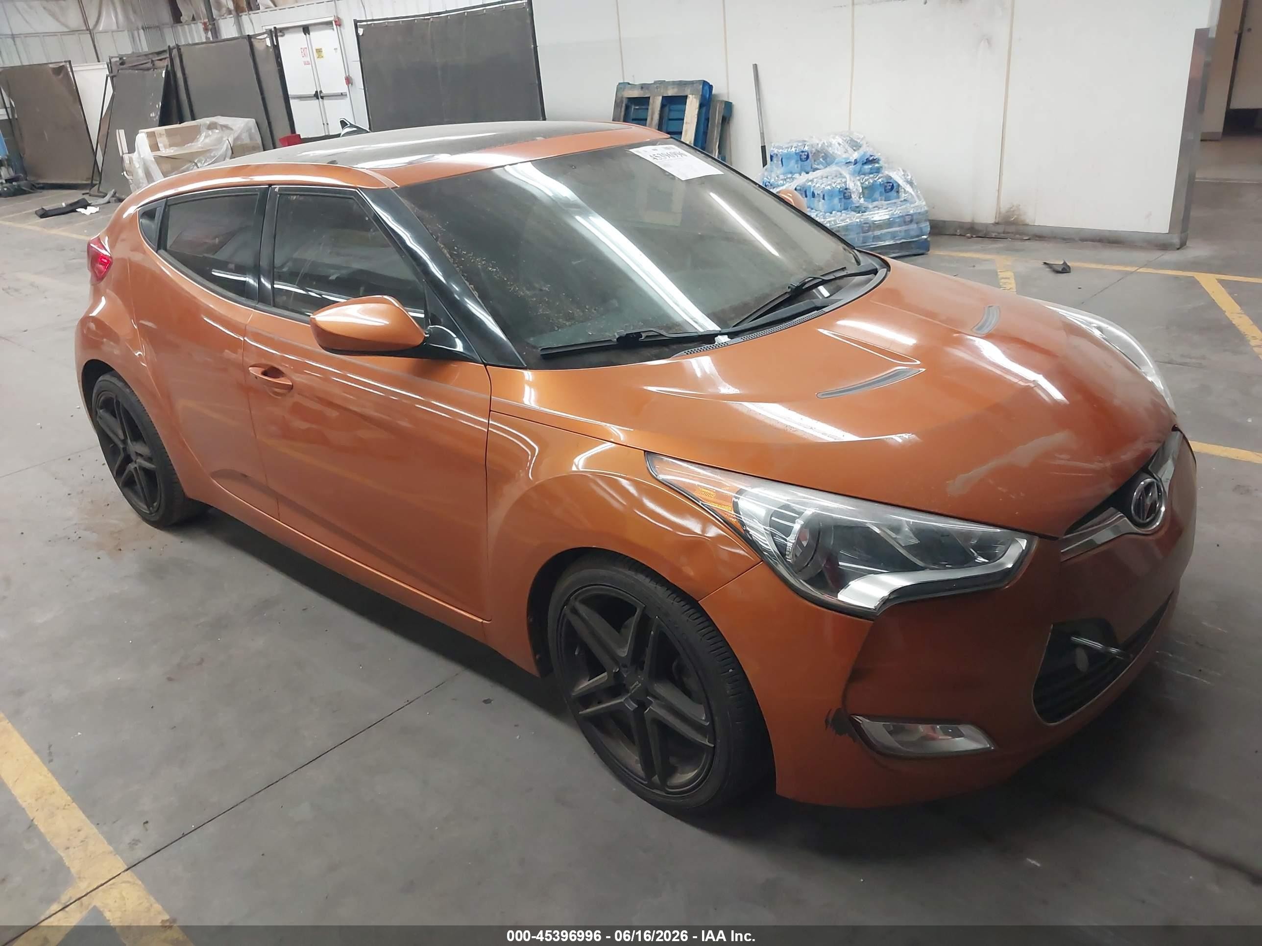 2013 Hyundai Veloster w/Black Int, VIN KMHTC6AD0DU107729 — Rear end