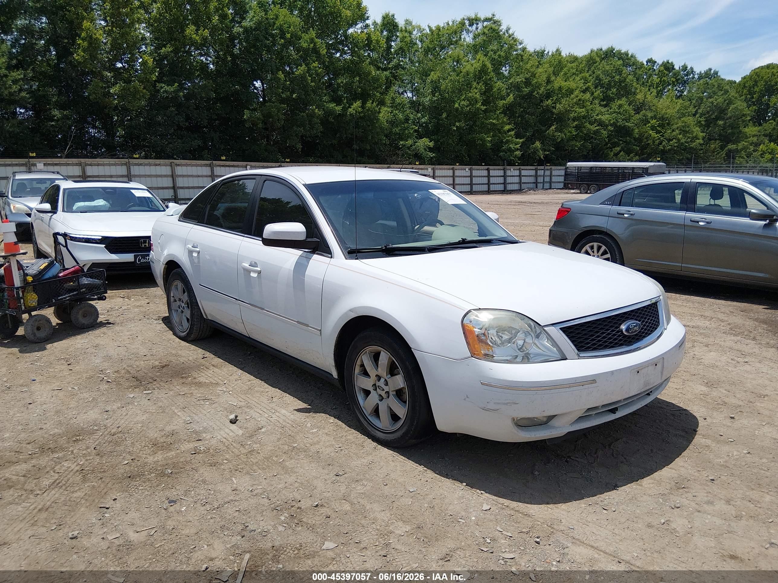 2006 Ford Five Hundred SEL, VIN 1FAFP24176G147233 — Normal wear