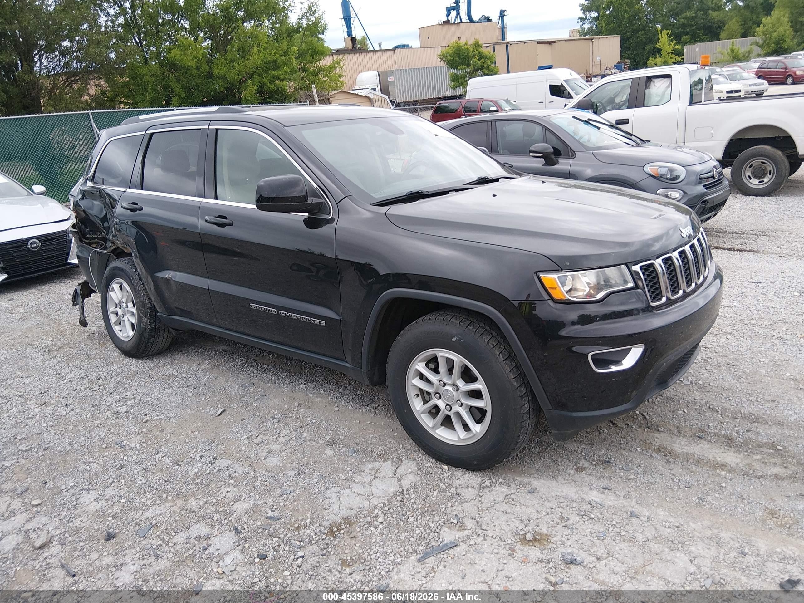 2020 Jeep Grand Cherokee Laredo E, VIN 1C4RJEAG0LC182363 — Rear end