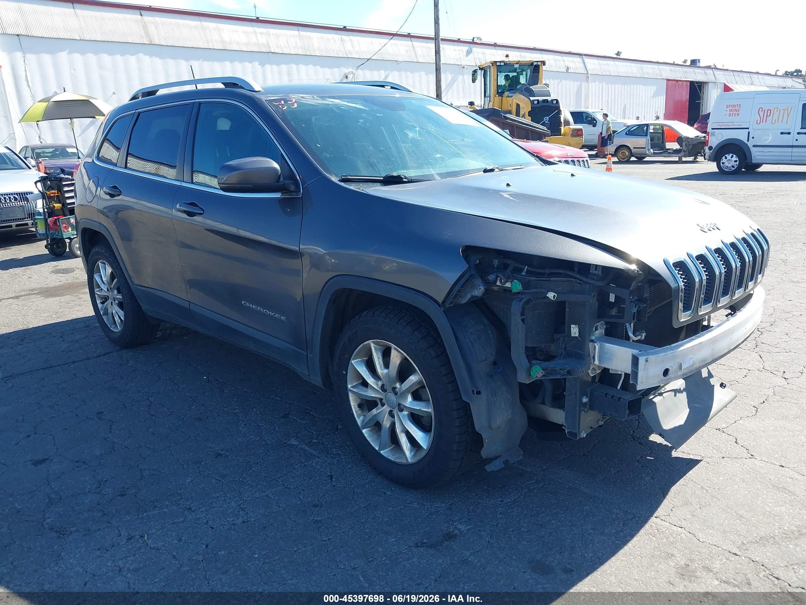 2017 Jeep Cherokee Limited, VIN 1C4PJMDB8HW511785 — Front end