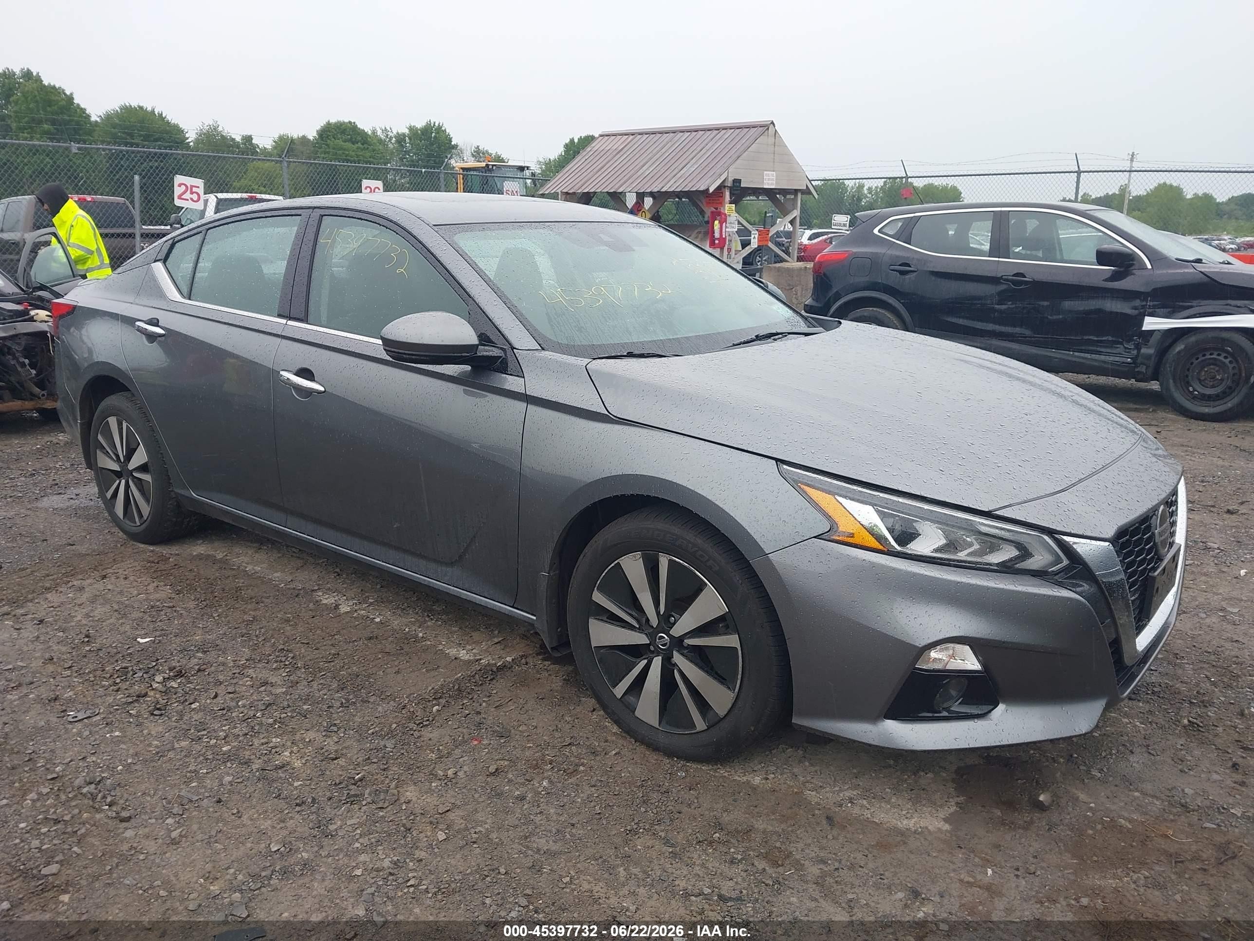 2020 Nissan Altima SV, VIN 1N4BL4DW0LC190445 — Interior fire