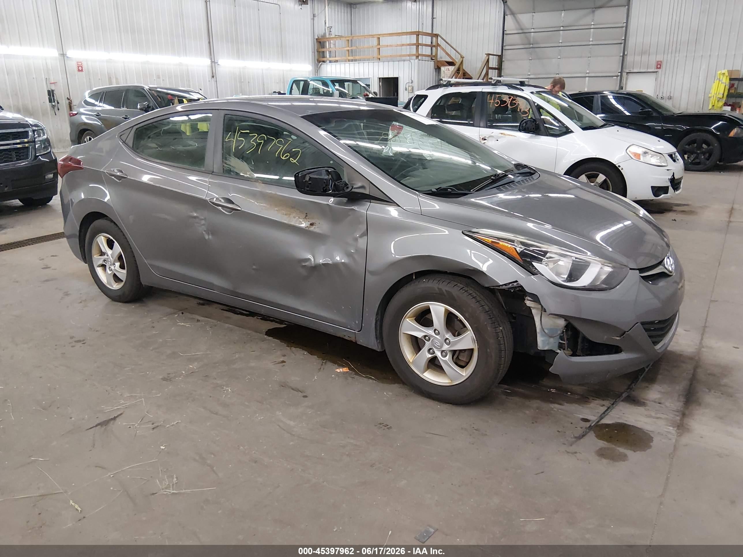 2014 Hyundai Elantra SE, VIN 5NPDH4AE4EH466505 — Front end
