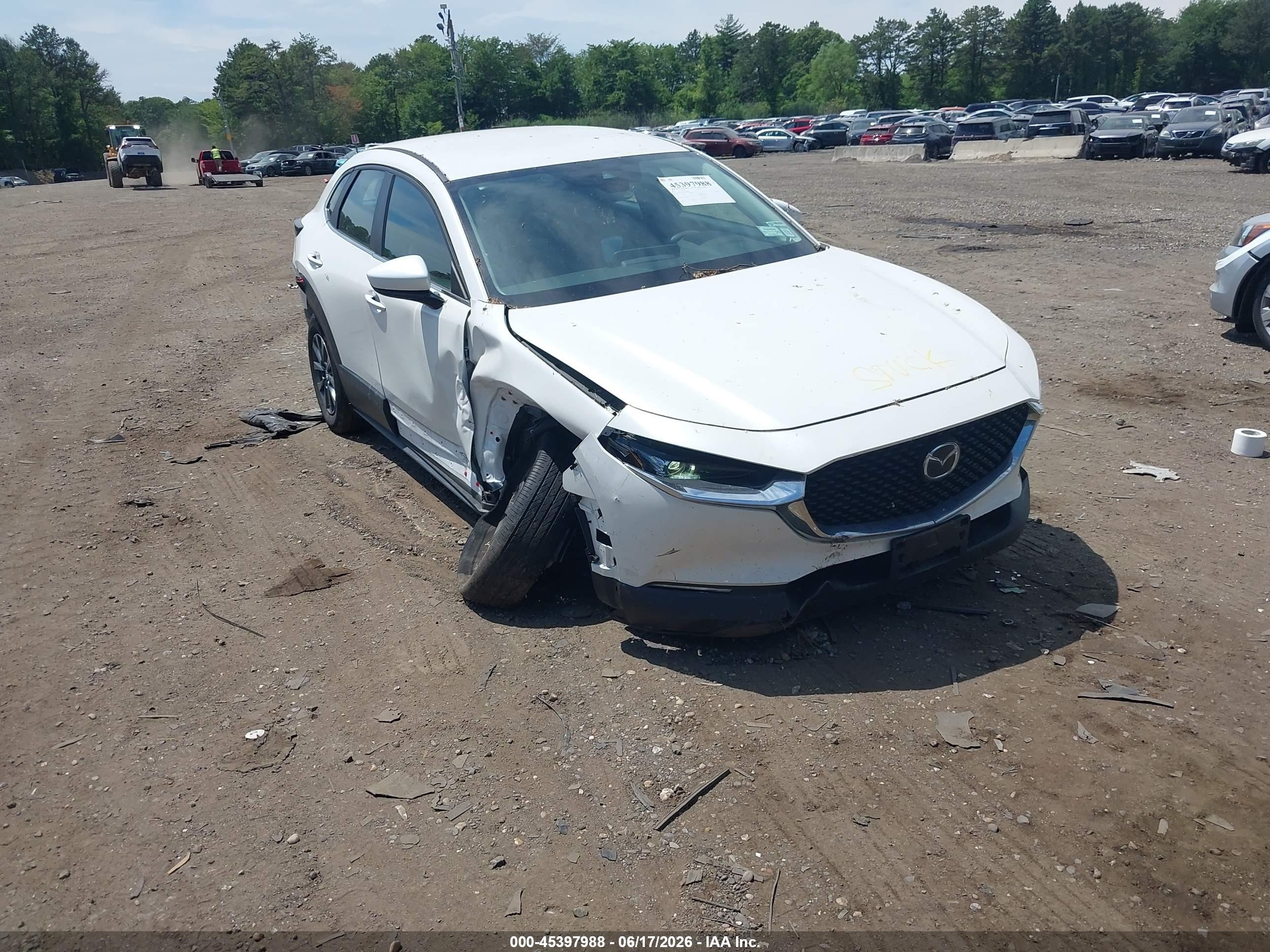 2022 Mazda CX-30 S, VIN 3MVDMBAL7NM449866 — Front end