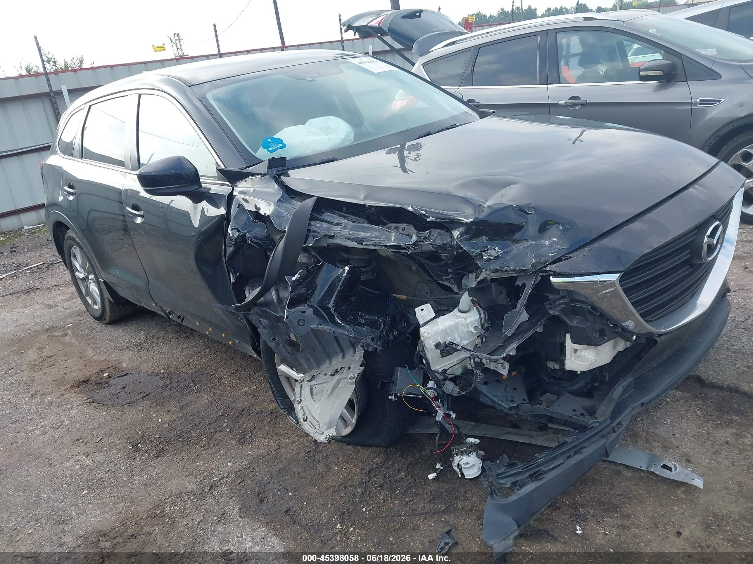 2016 Mazda CX-9 Sport, VIN JM3TCABY6G0101977 — Front end