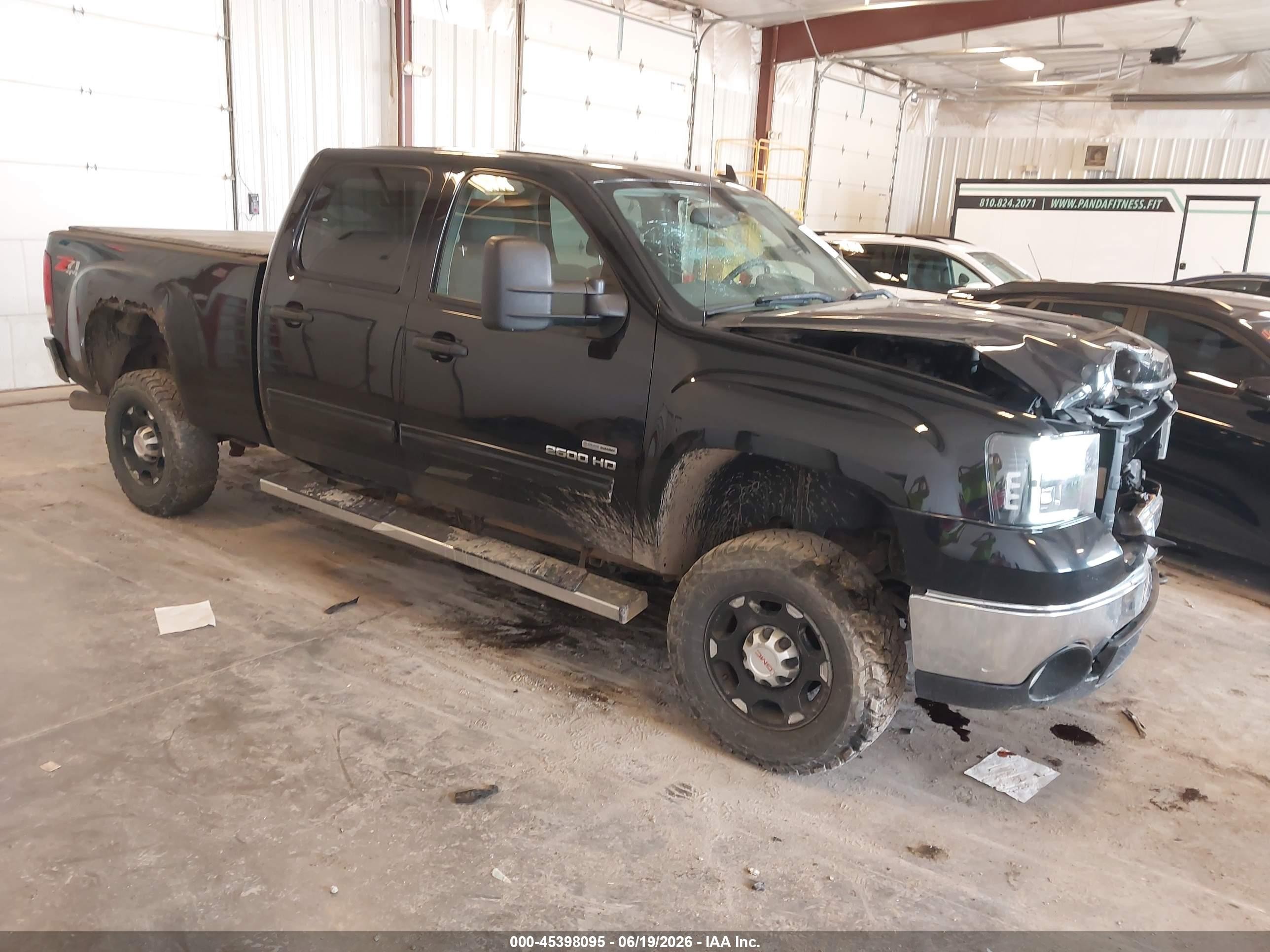 2010 GMC Sierra 2500HD SLE, VIN 1GT4K0B66AF126052 — Front end