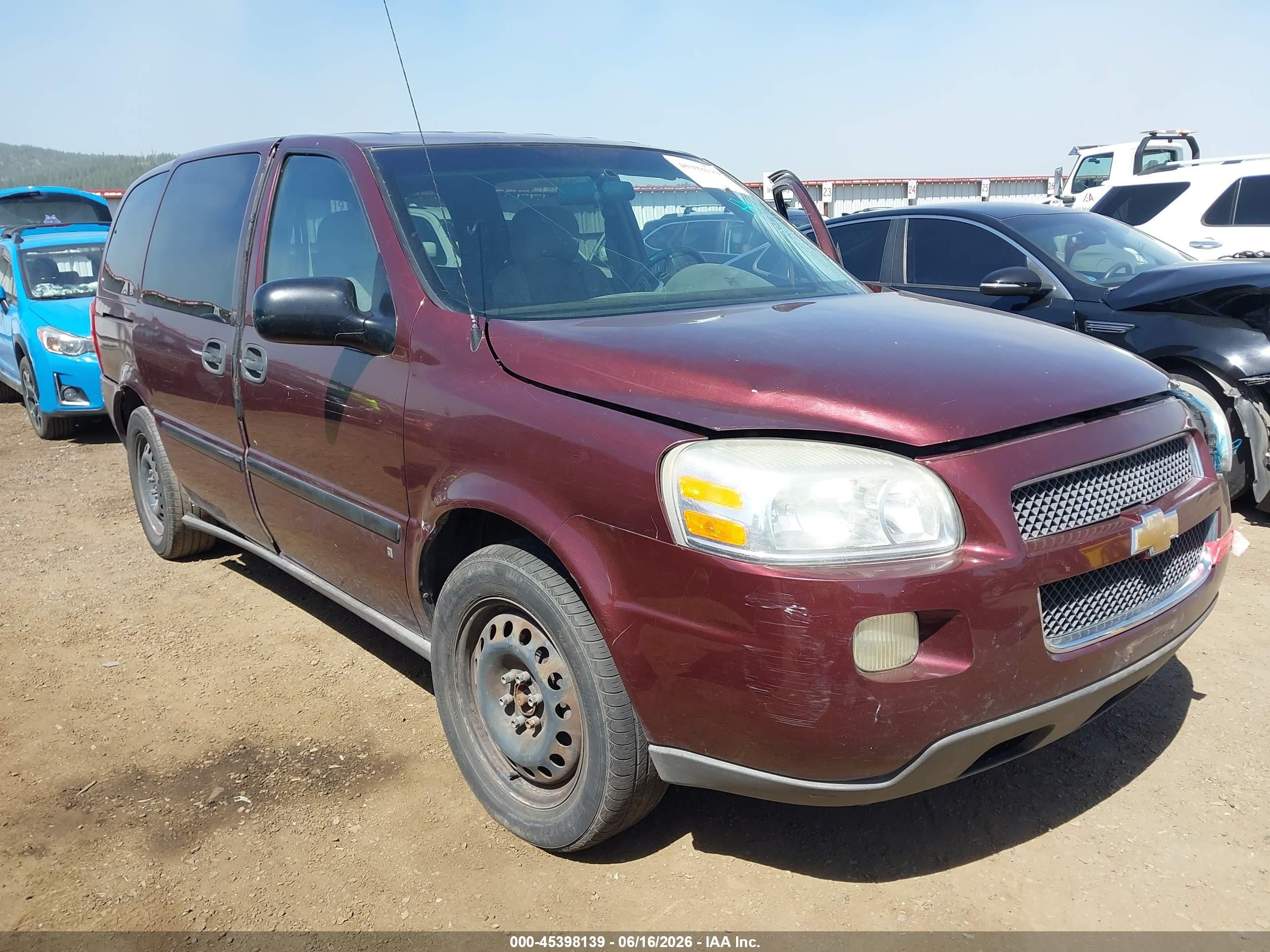 2008 Chevrolet Uplander LS, VIN 1GNDV23W18D200721 — Front end