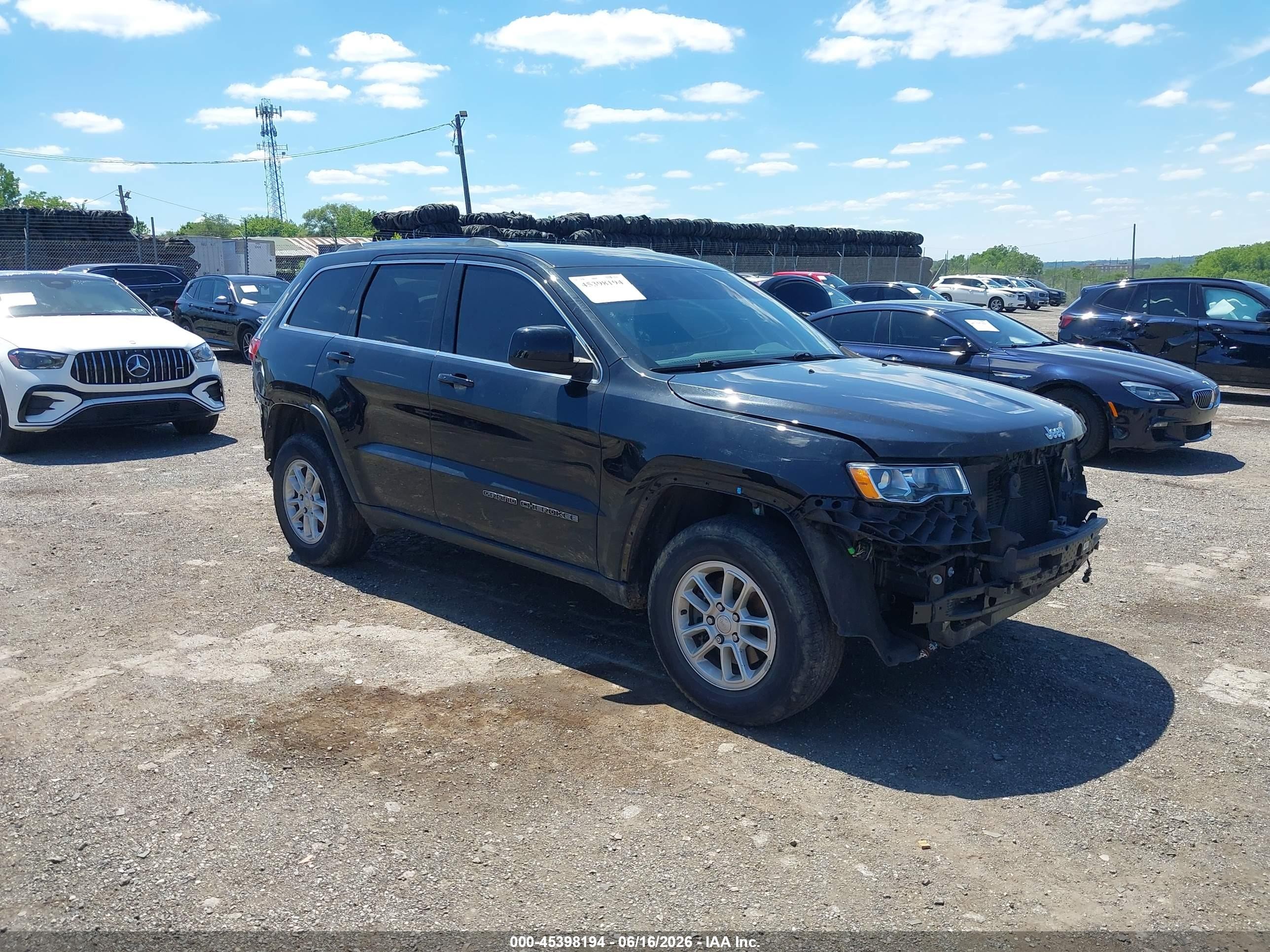 2020 Jeep Grand Cherokee Laredo E, VIN 1C4RJFAG2LC410028 — Side