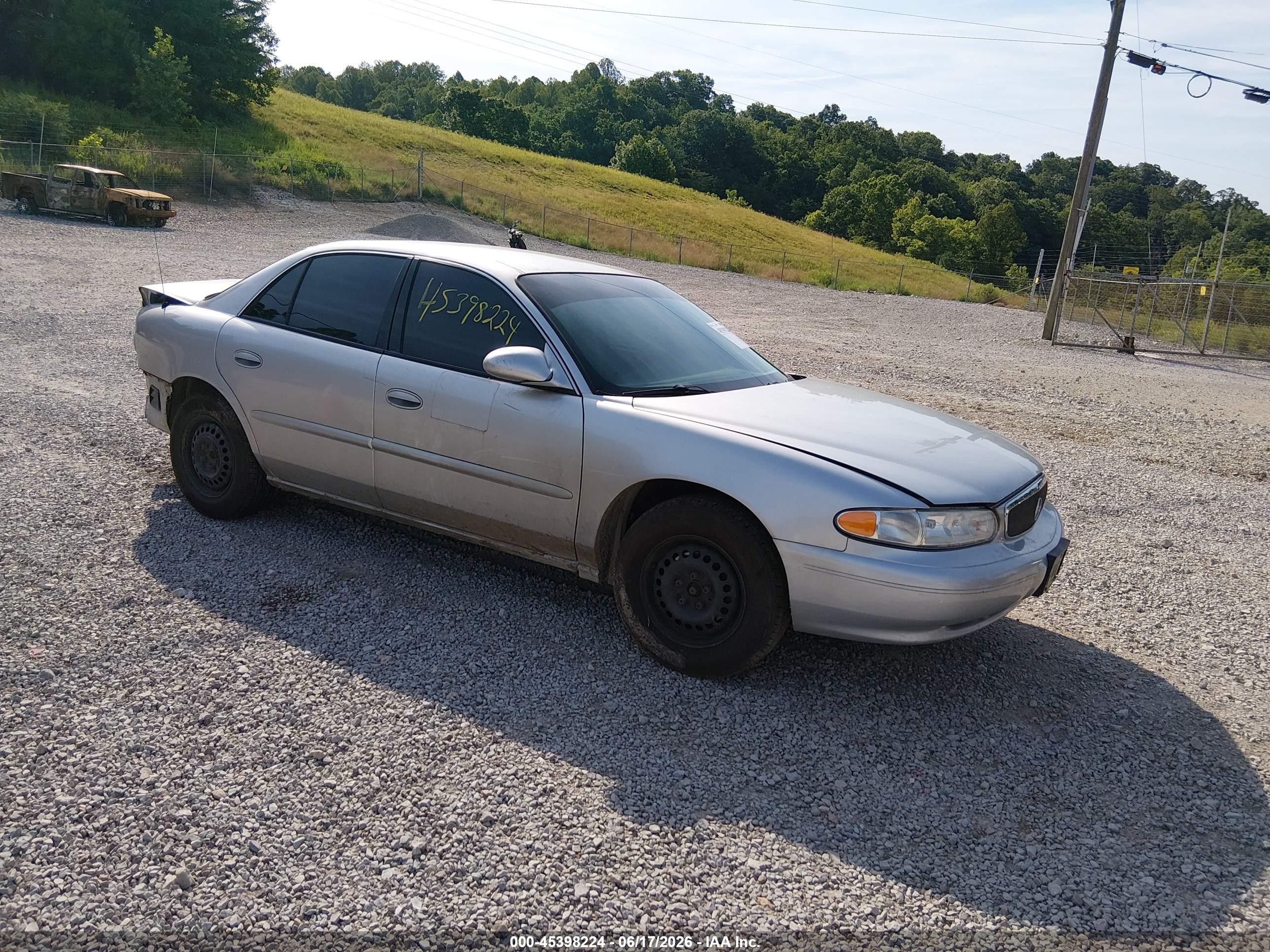 2004 Buick Century Custom, VIN 2G4WS52J941305557 — Rear end