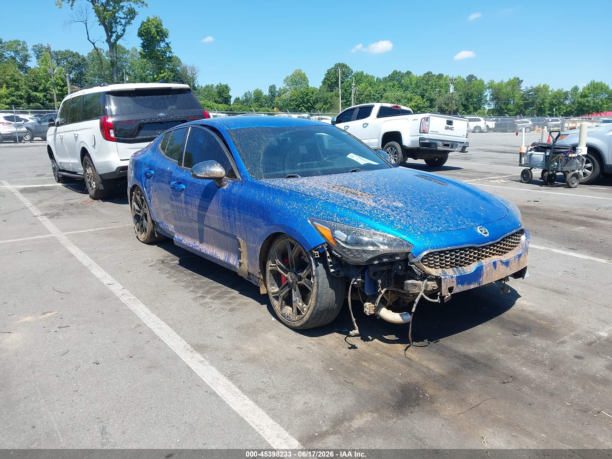 2019 Kia Stinger GT, VIN KNAE35LC4K6052261 — Бок