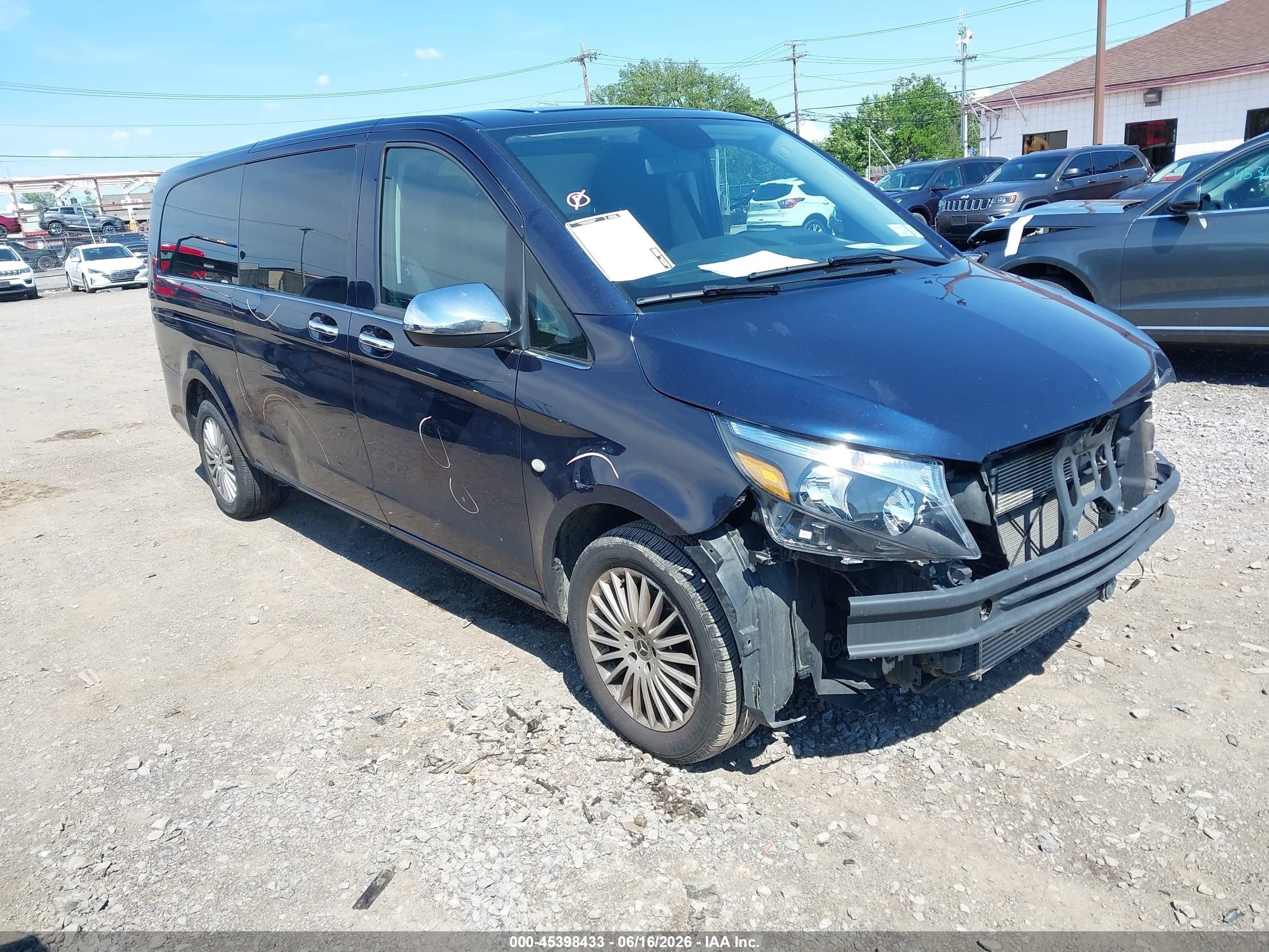 2020 Mercedes-Benz Metris Cargo, VIN W1YV0CEY7L3692911 — Front end