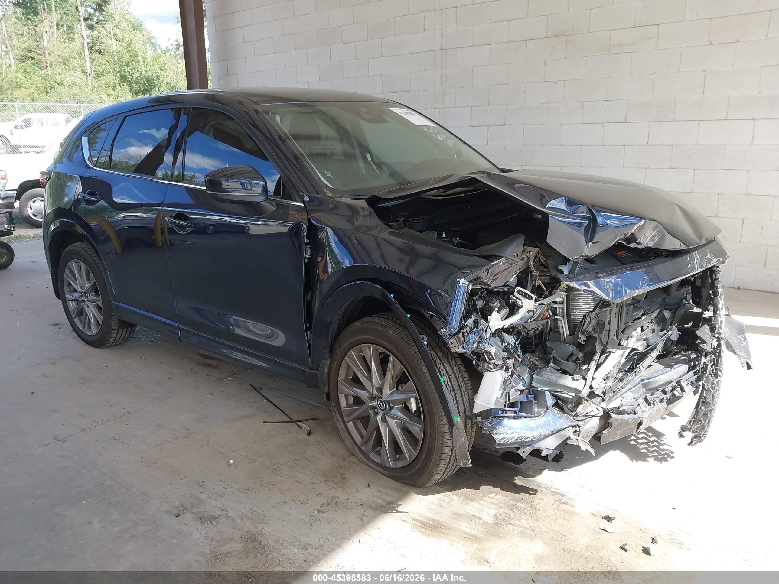 2025 Mazda CX-5 S Premium Plus, VIN JM3KFBEM6S0741245 — Перед