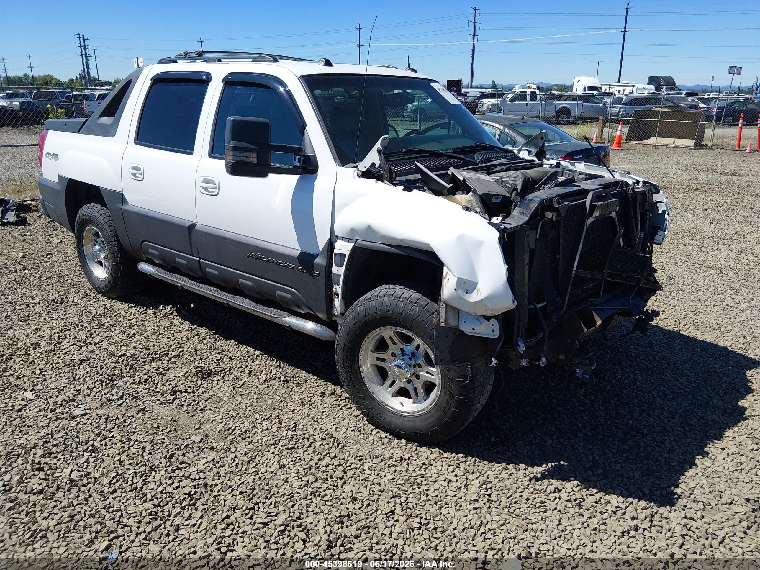 2004 Chevrolet Avalanche, VIN 3GNGK22G44G137868 — Front end