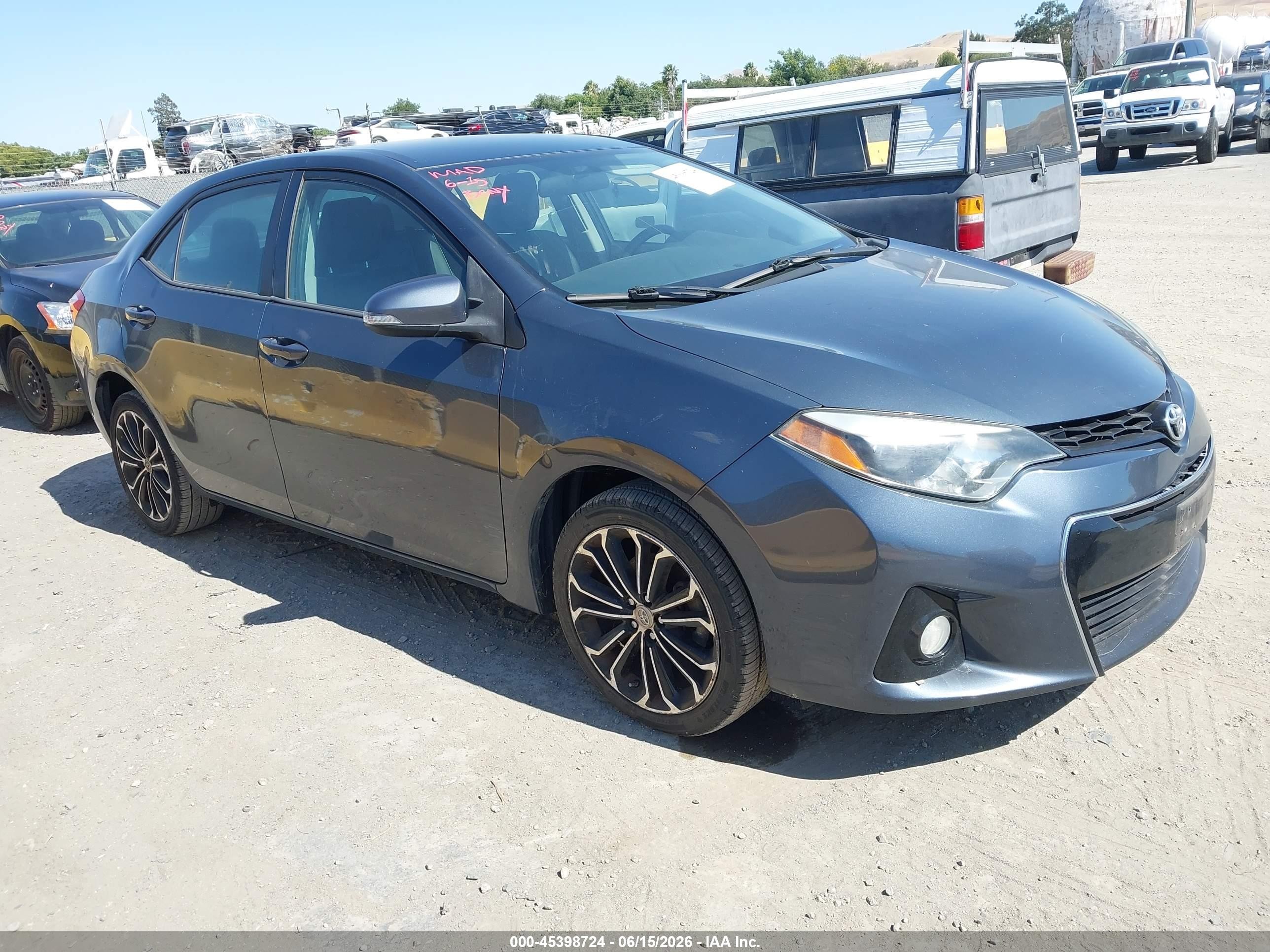 2016 Toyota Corolla LE, VIN 5YFBURHEXGP416199 — Normal wear