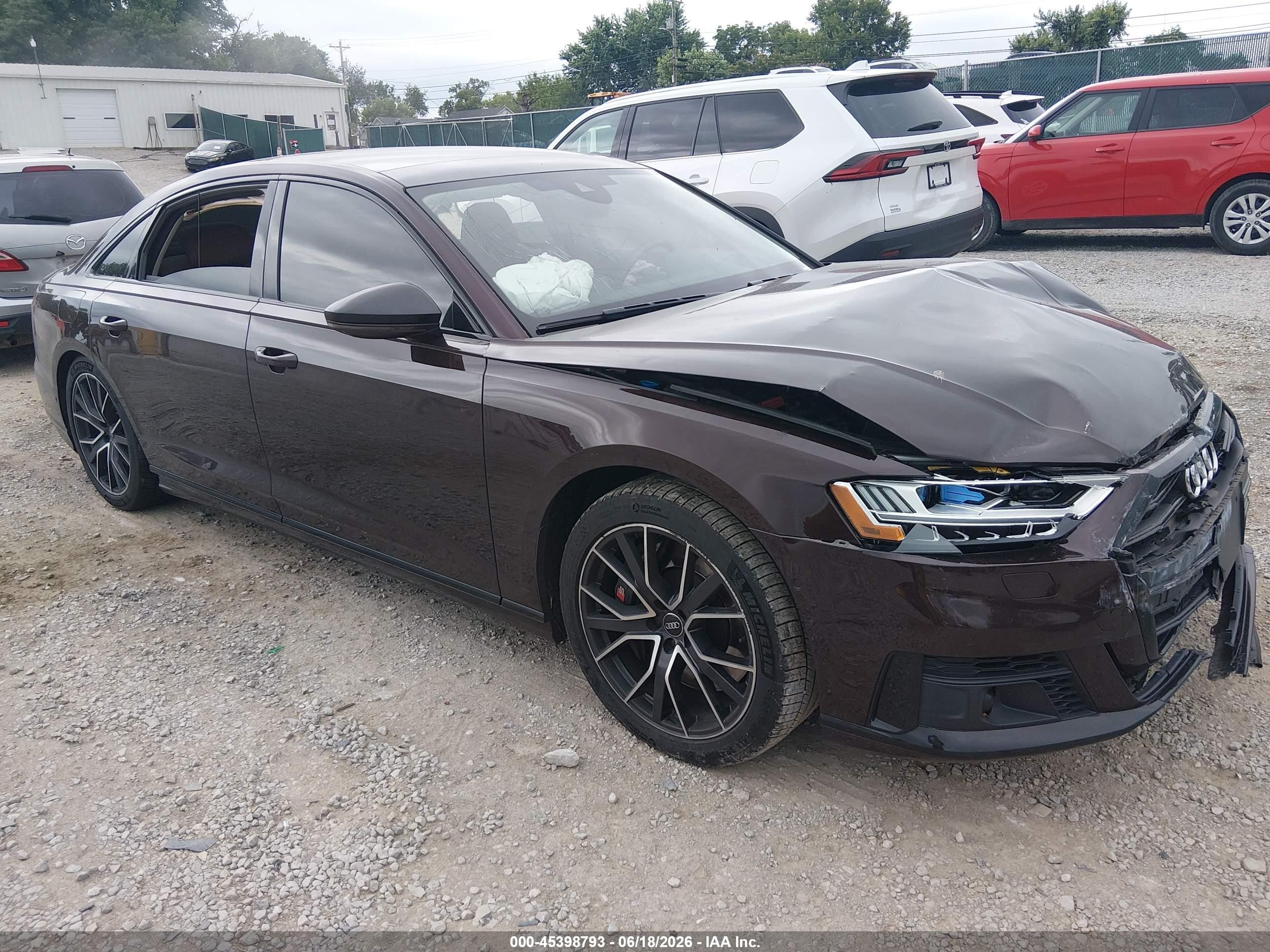 2020 Audi S8, VIN WAU8SAF84LN007005 — Front end