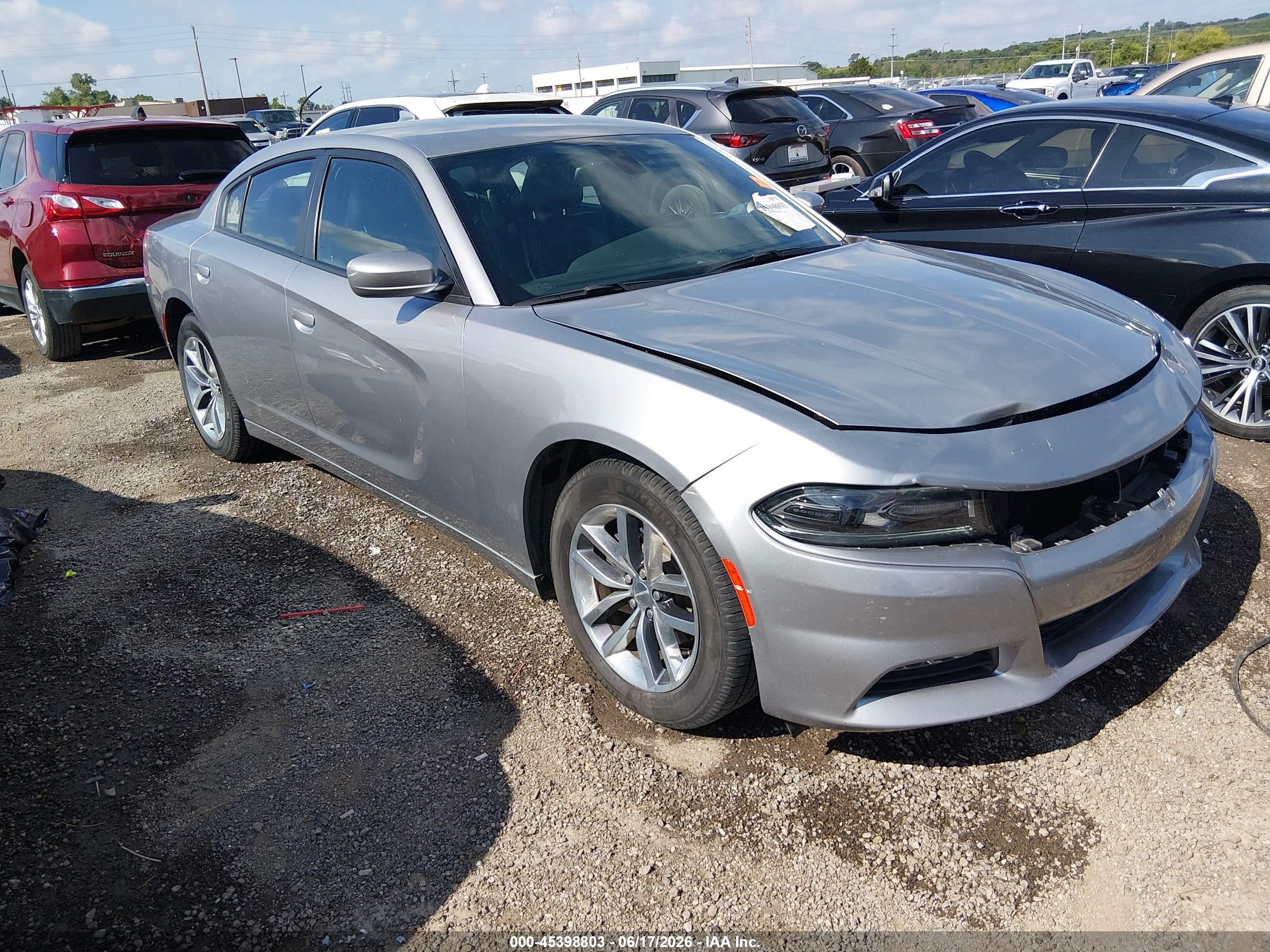 2016 Dodge Charger SXT, VIN 2C3CDXHG4GH242506 — Front end