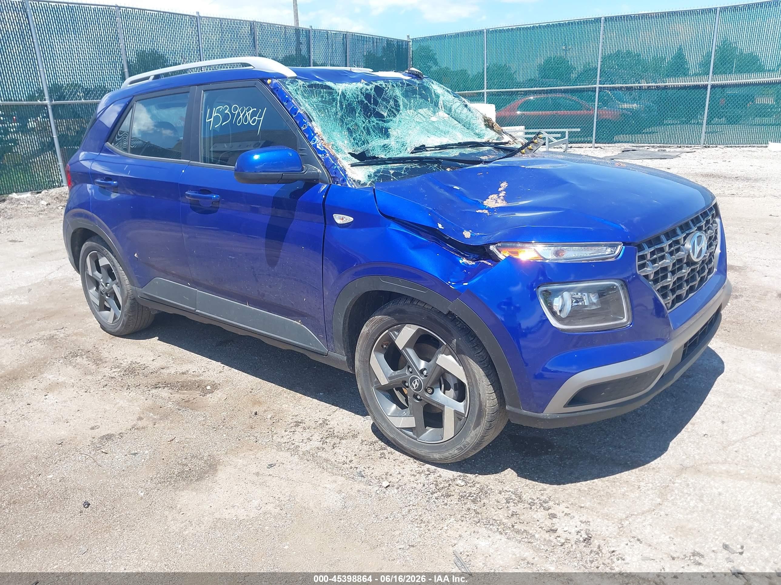 2024 Hyundai Venue SEL, VIN KMHRC8A32RU305233 — Стихия