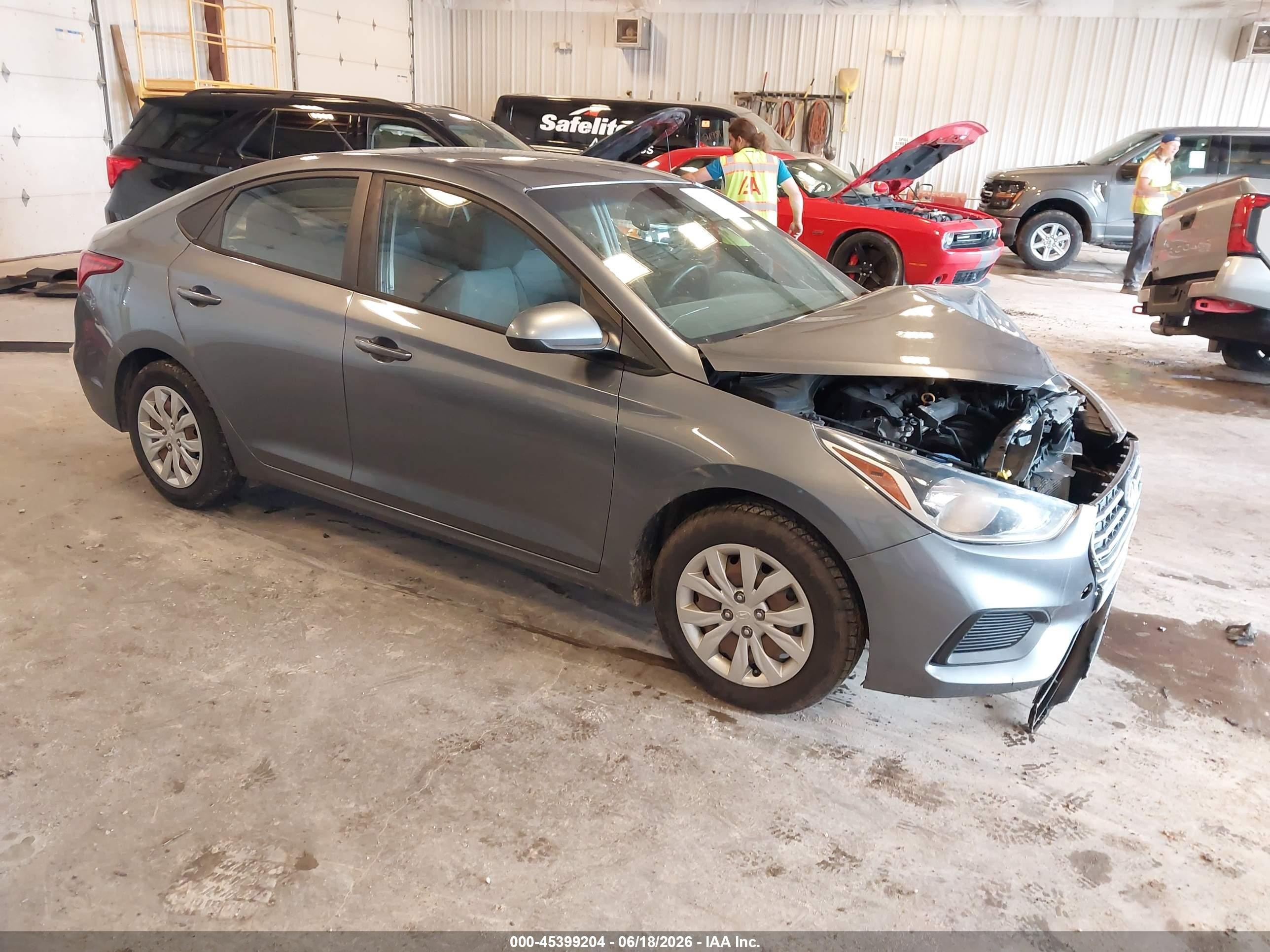 2020 Hyundai Accent SE, VIN 3KPC24A65LE095930 — Перед