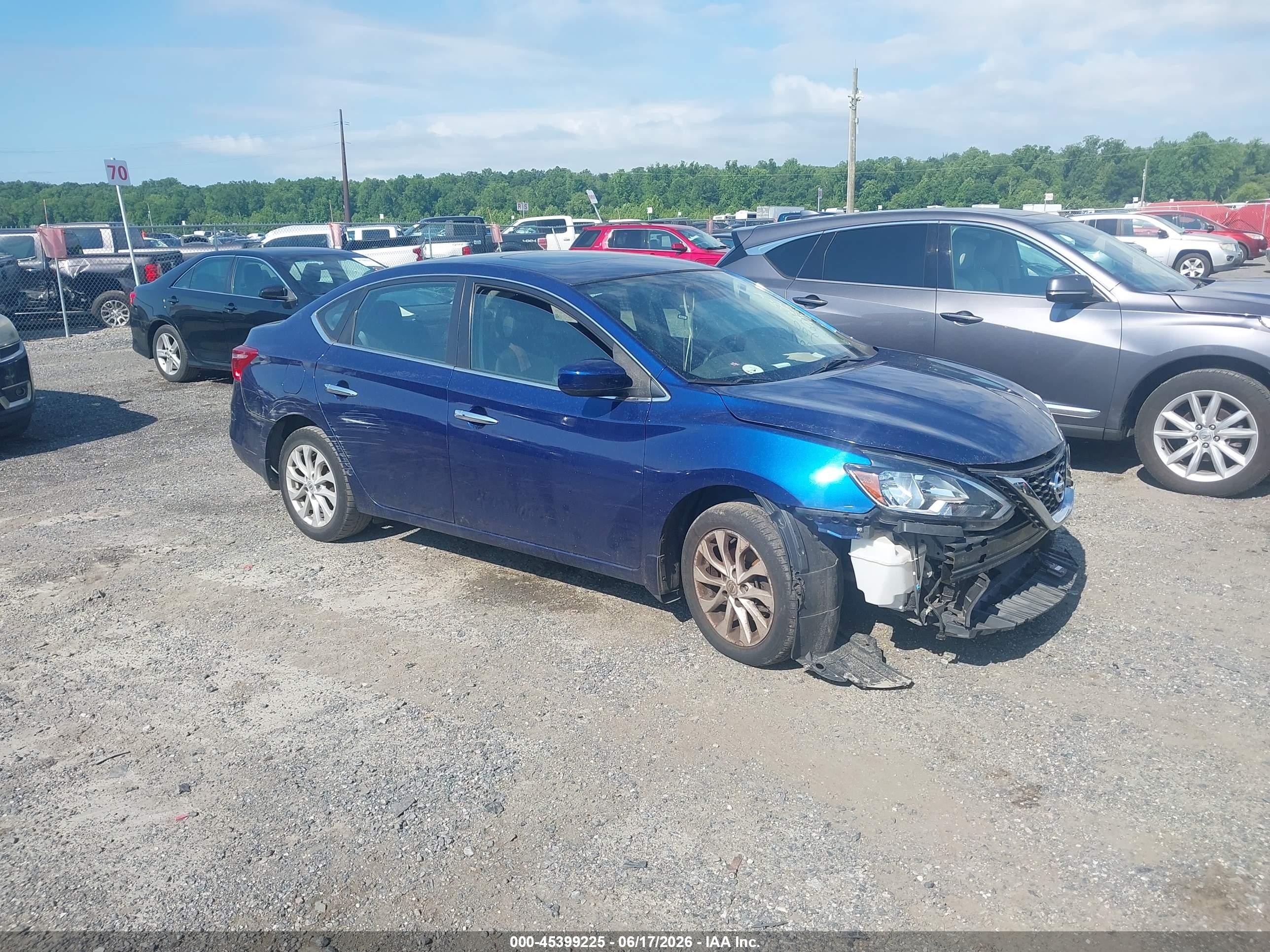 2018 Nissan Sentra SV, VIN 3N1AB7AP7JY339240 — Перед