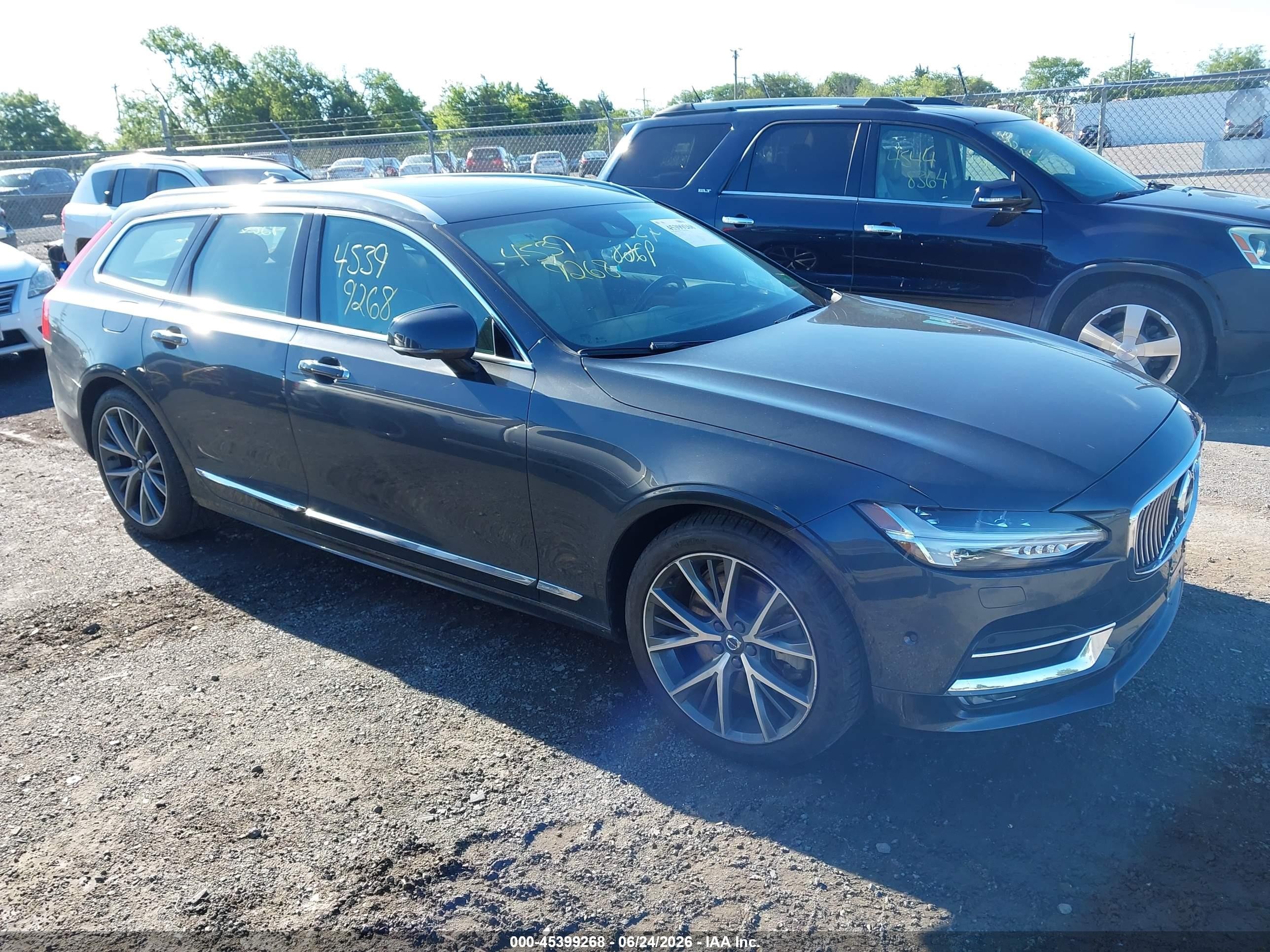 2019 Volvo V90 Inscription, VIN YV1A22VL9K1093153 — Front end