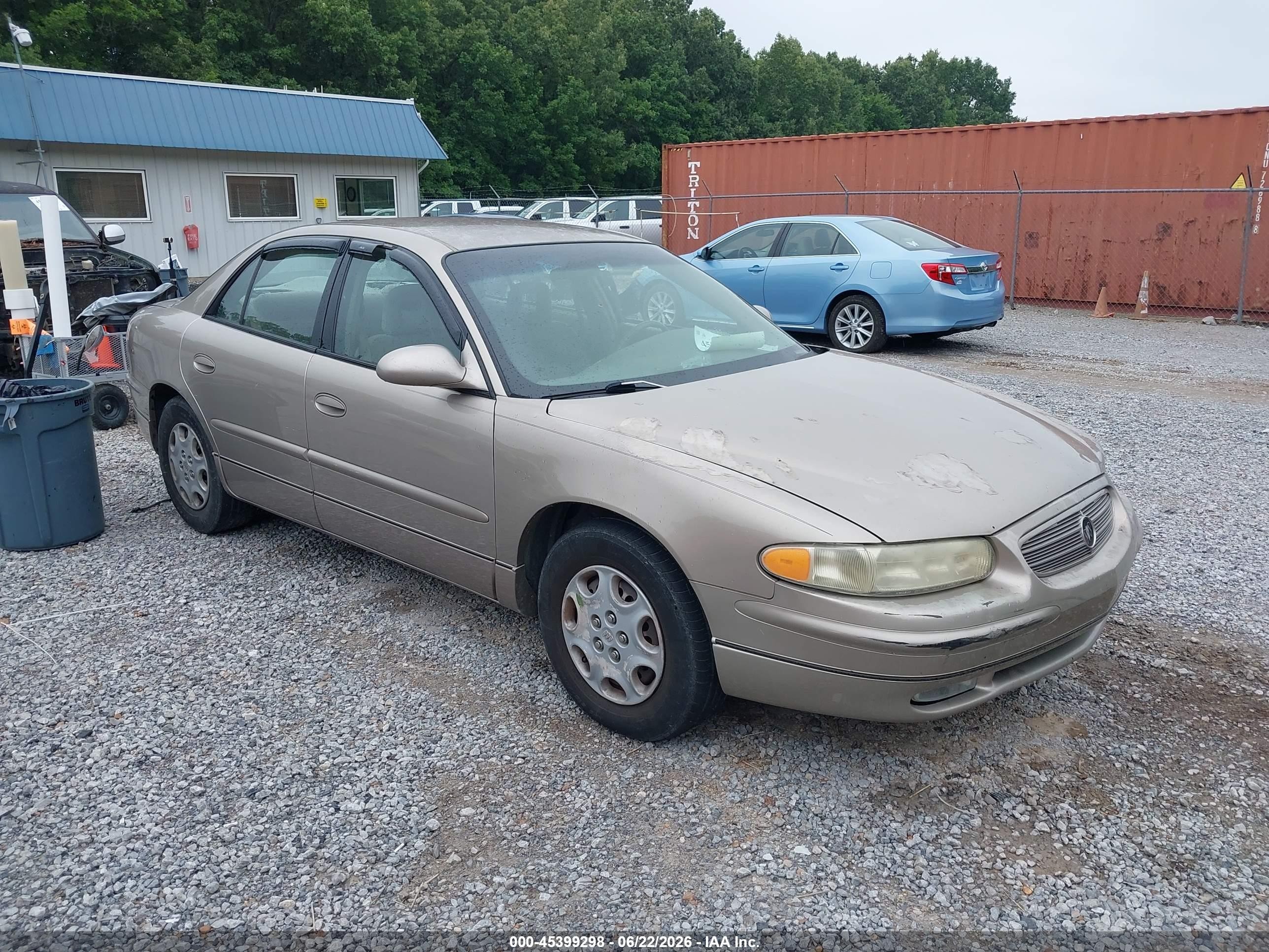 2003 Buick Regal LS, VIN 2G4WB52K331102767 — Front end