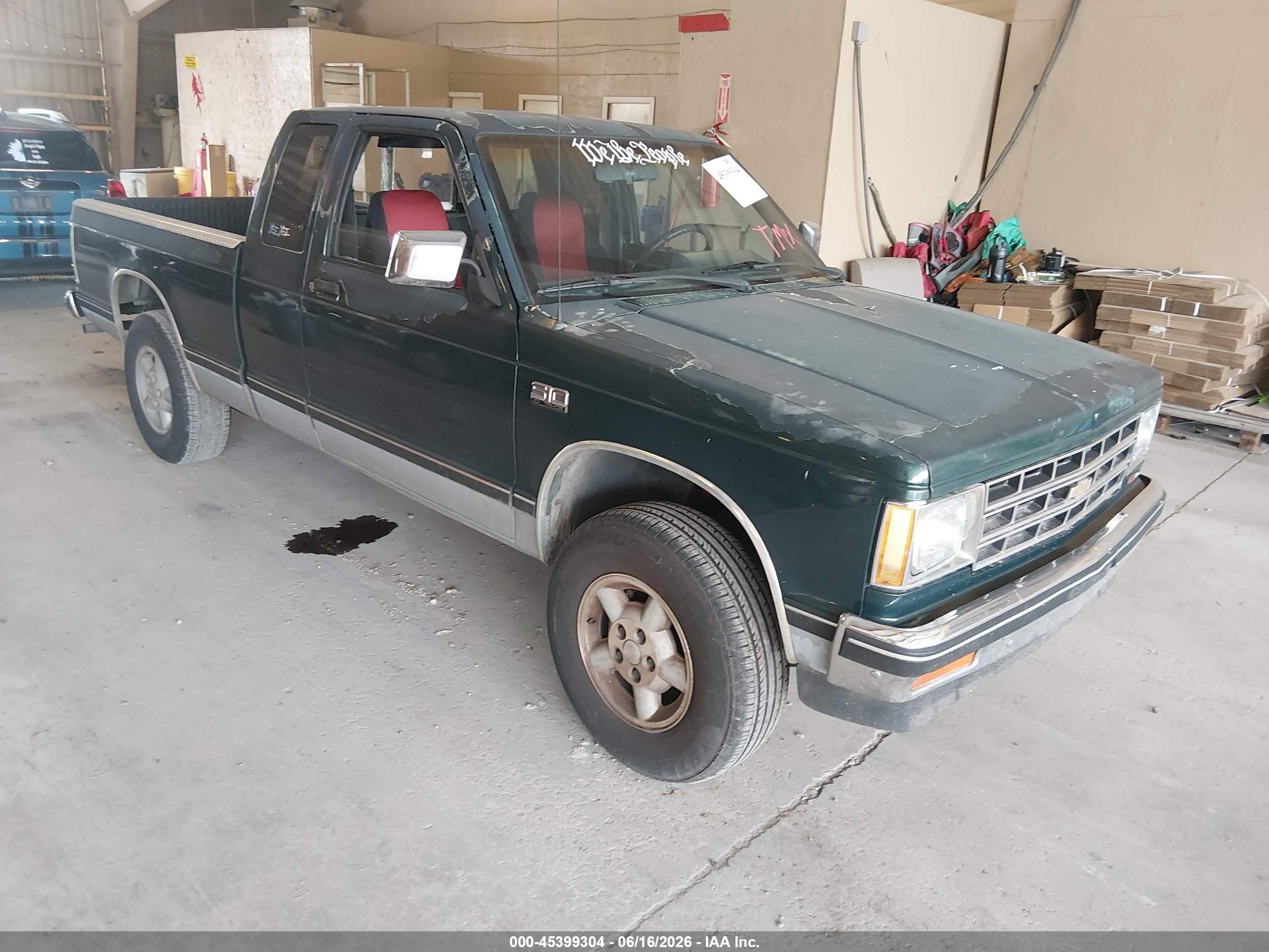 1989 Chevrolet S-10 LS, VIN 1GCDT19Z4K2272591 — Normal wear