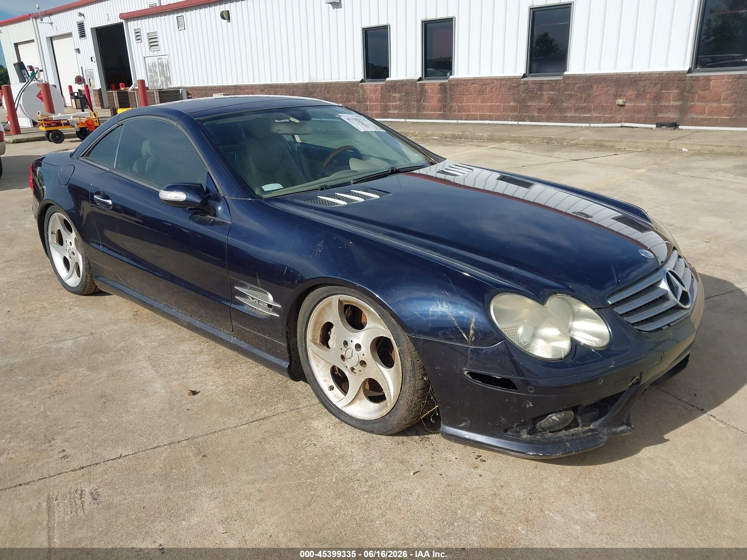 2005 Mercedes-Benz SL 500, VIN WDBSK76F65F095982 — Normal wear