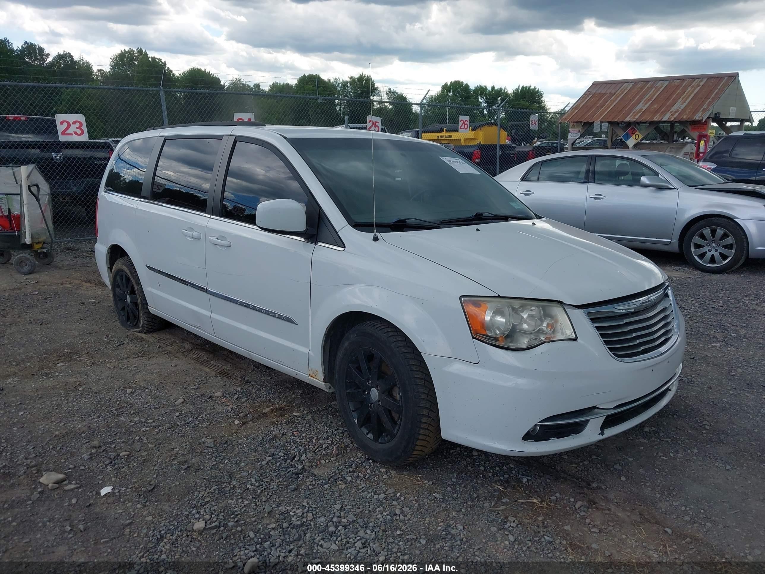 2014 Chrysler Town & Country Touring, VIN 2C4RC1BG2ER433623 — Vandalism