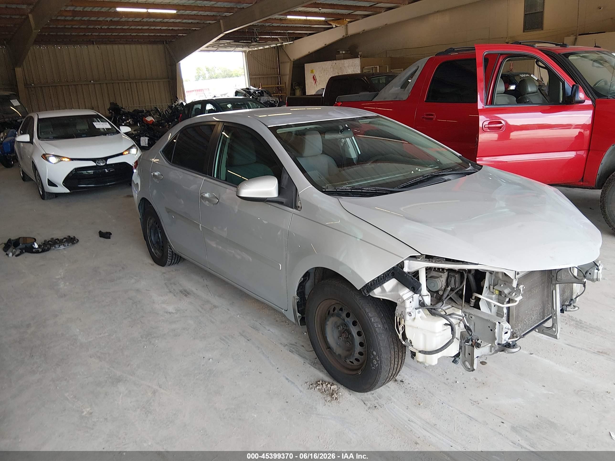 2014 Toyota Corolla LE, VIN 2T1BURHE8EC123477 — Front end