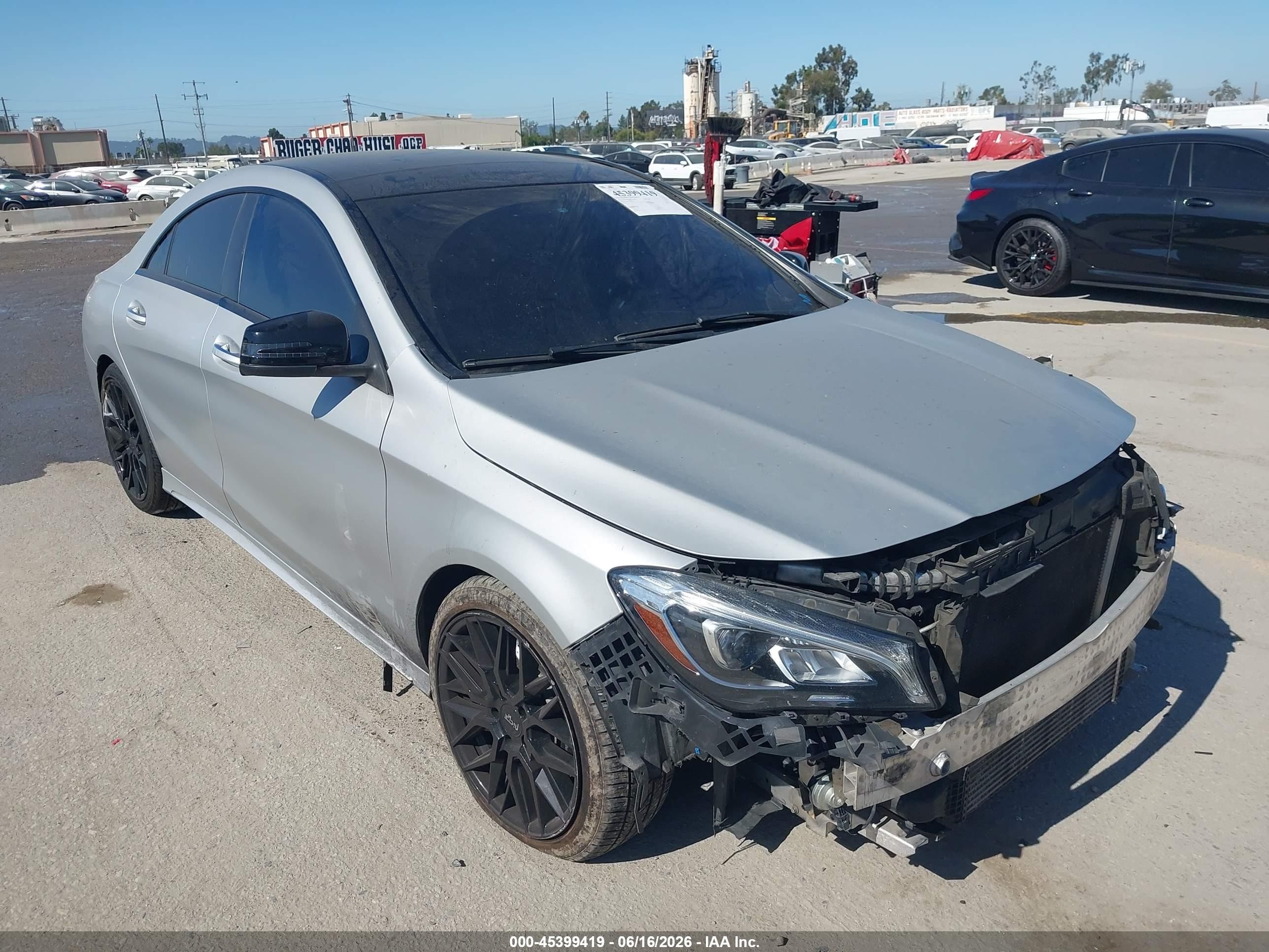 2019 Mercedes-Benz CLA 250, VIN WDDSJ4EB4KN721151 — Front end