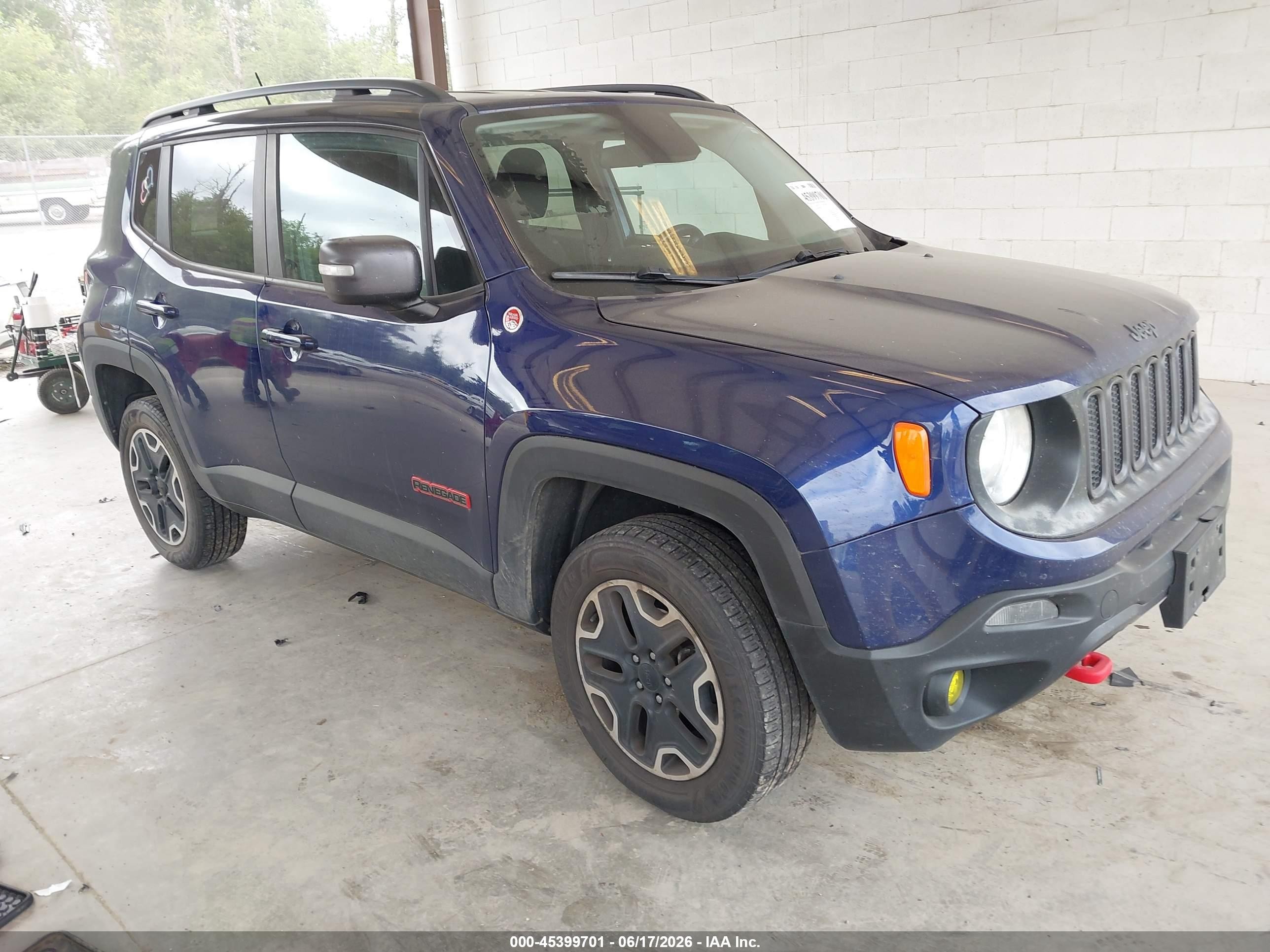 2017 Jeep Renegade Trailhawk, VIN ZACCJBCB1HPG28268 — Front end
