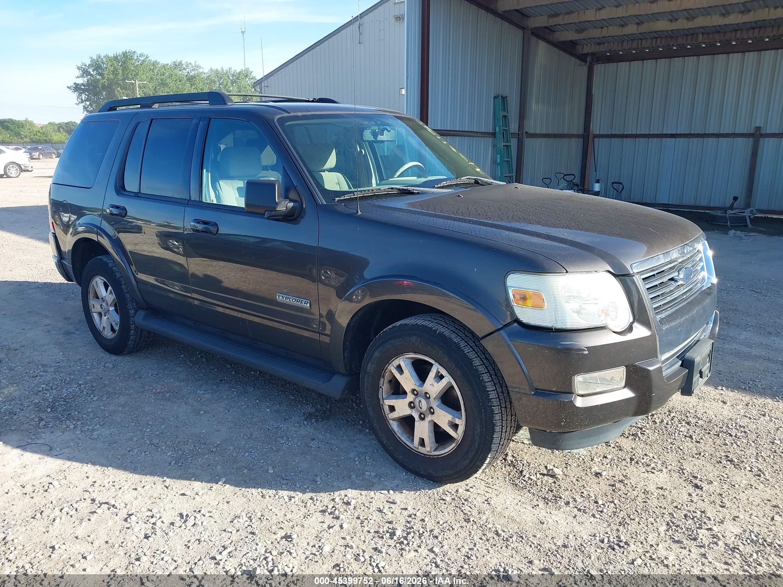 2007 Ford Explorer XLT, VIN 1FMEU63E87UB51784 — Normal wear