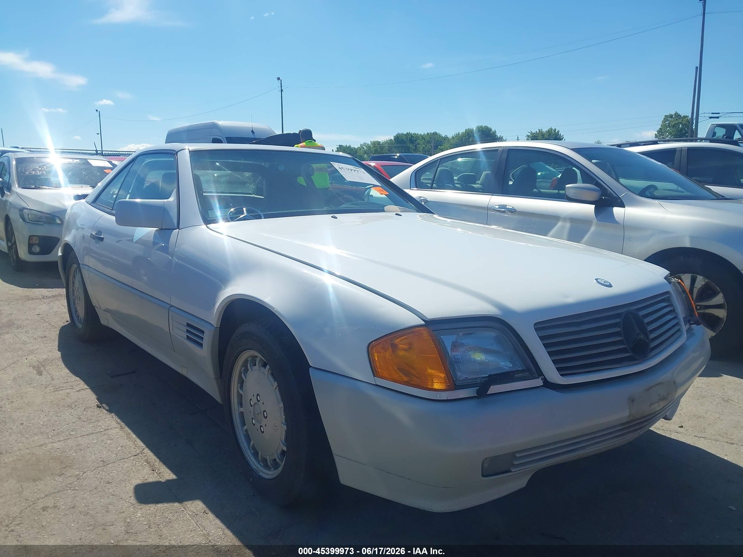 1992 Mercedes-Benz 300, VIN WDBFA61E4NF042078 — Hail
