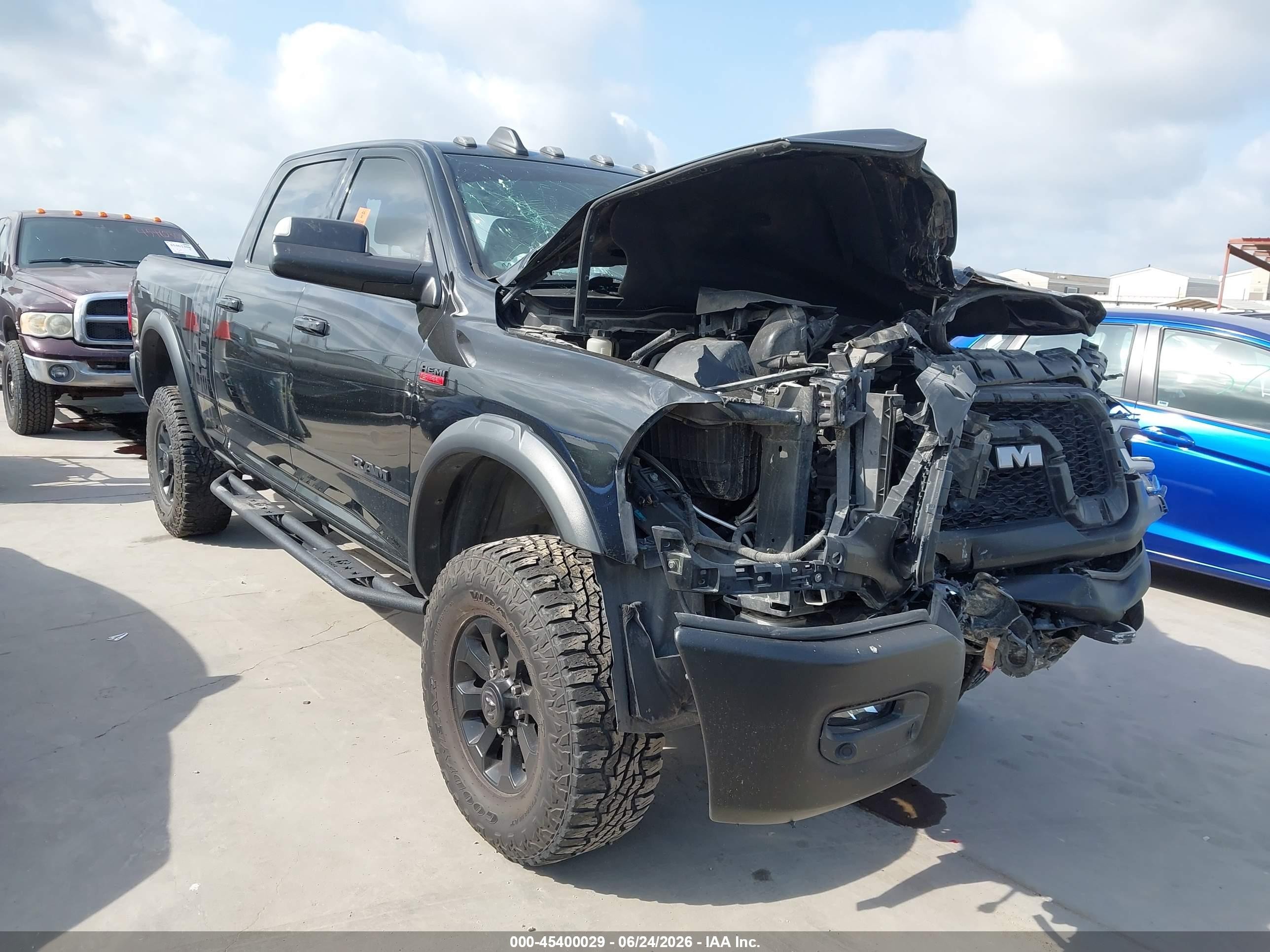 2019 Ram 2500 Power Wagon, VIN 3C6TR5EJ9KG653465 — Front end