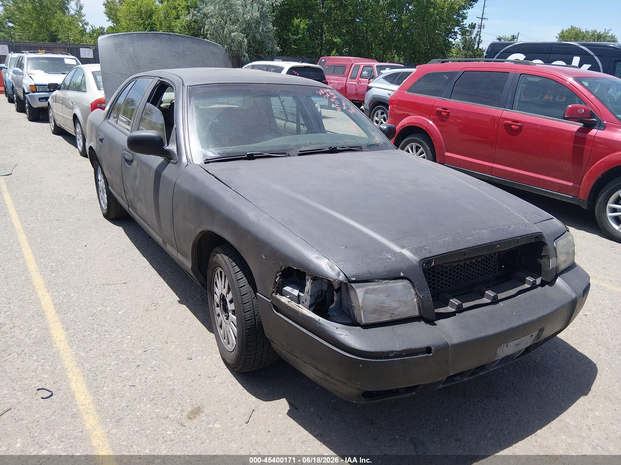 2008 Mercury Grand Marquis LS, VIN 2MEFM75V48X622723 — Normal wear