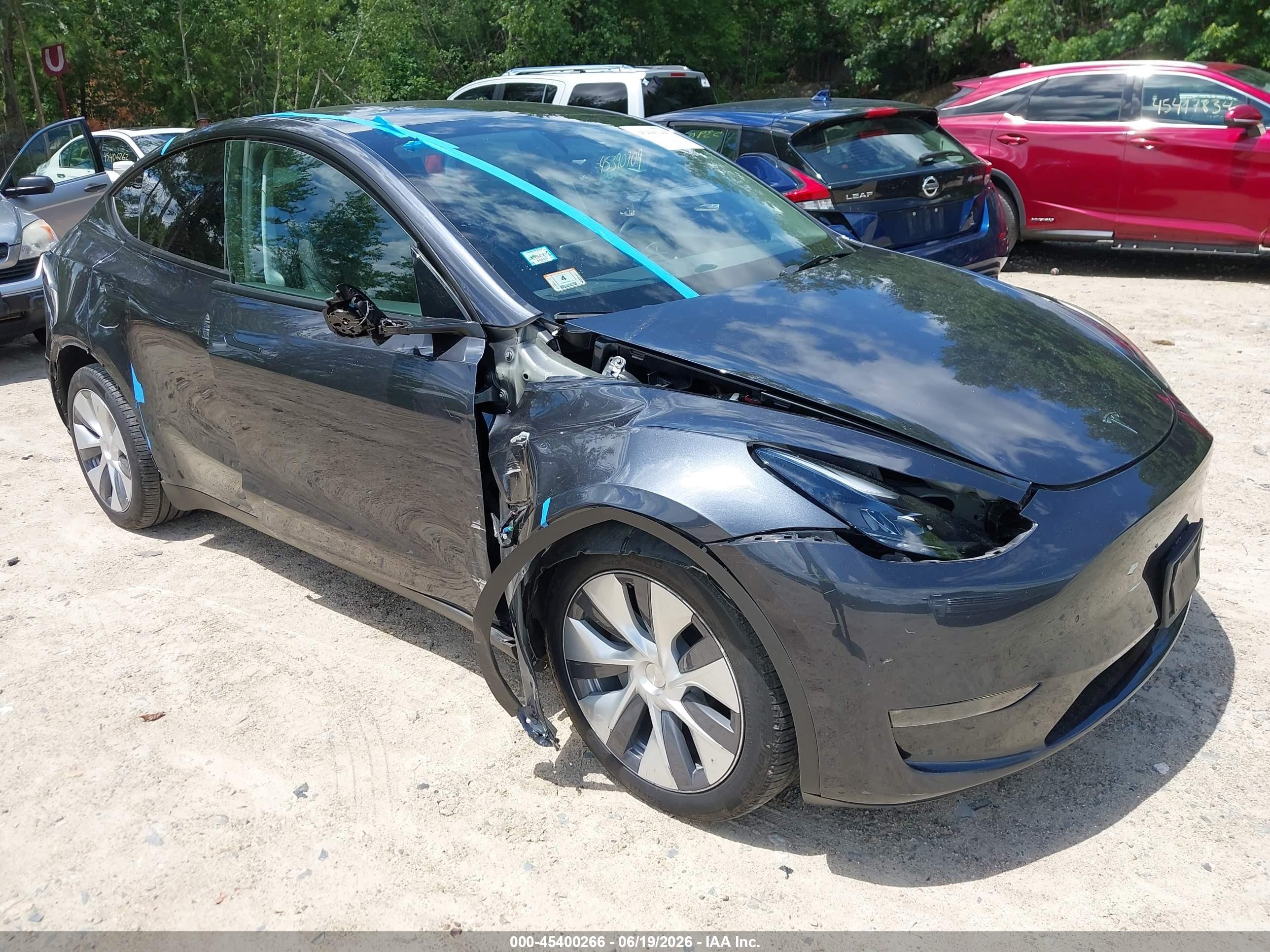 2024 Tesla Model Y Long Range, VIN 7SAYGDEE4RA254318 — Not stated